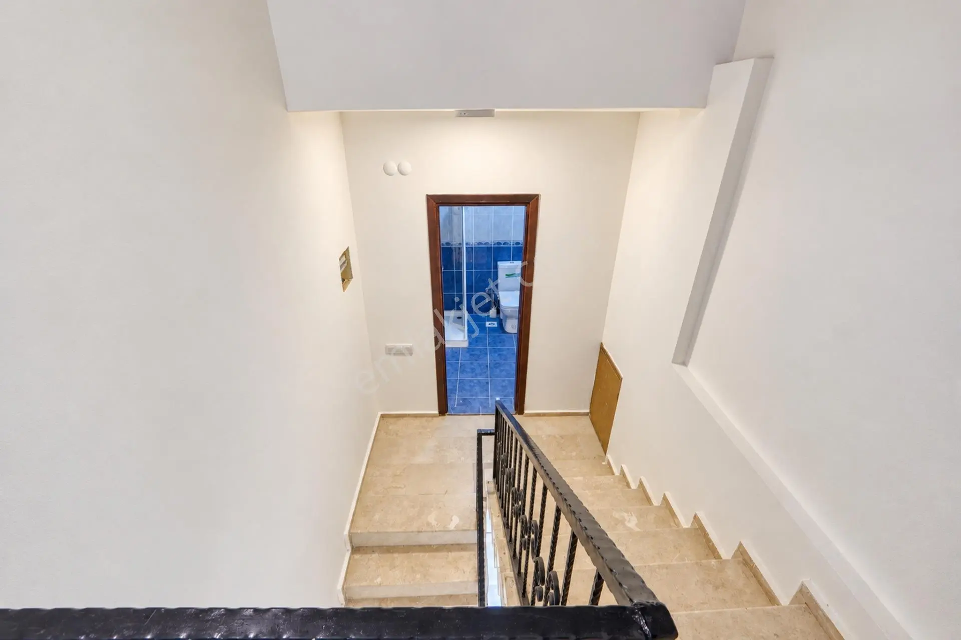 Kemalpaşa Tropikal Sitesinde Orman Manzaralı Villa — fotoğraf 5