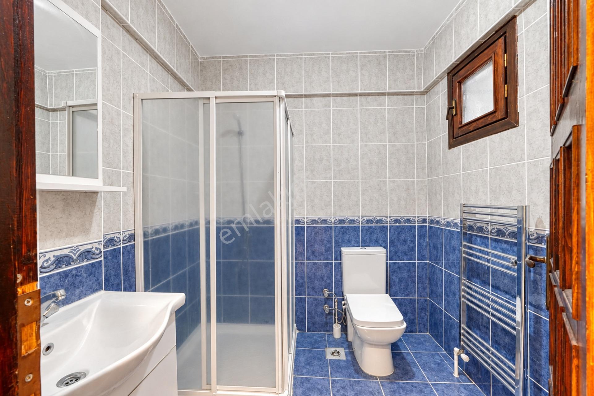 Kemalpaşa Tropikal Sitesinde Orman Manzaralı Villa — fotoğraf 7