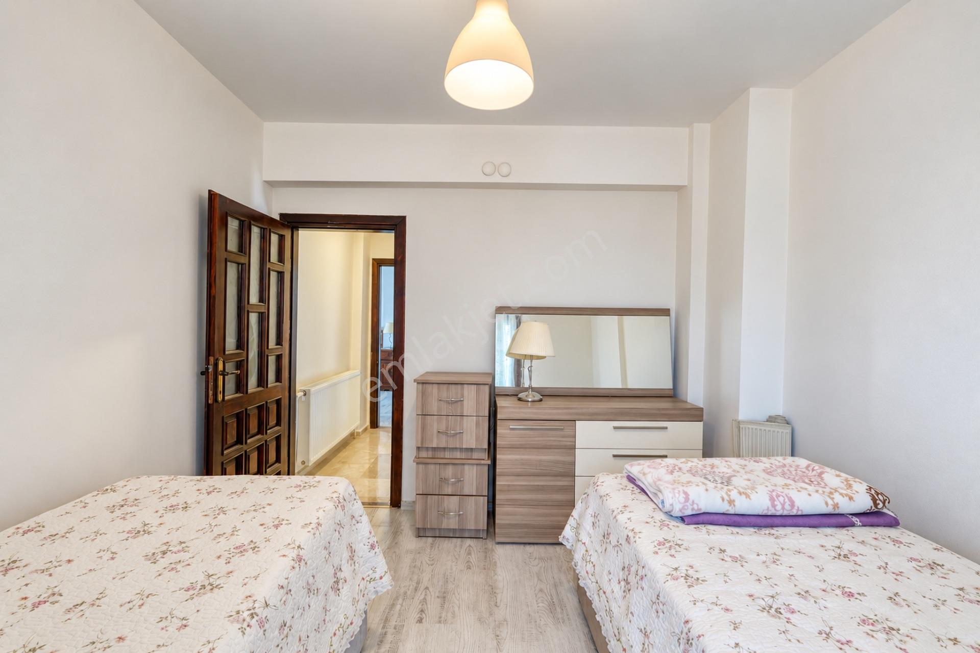 Kemalpaşa Tropikal Sitesinde Orman Manzaralı Villa — fotoğraf 10