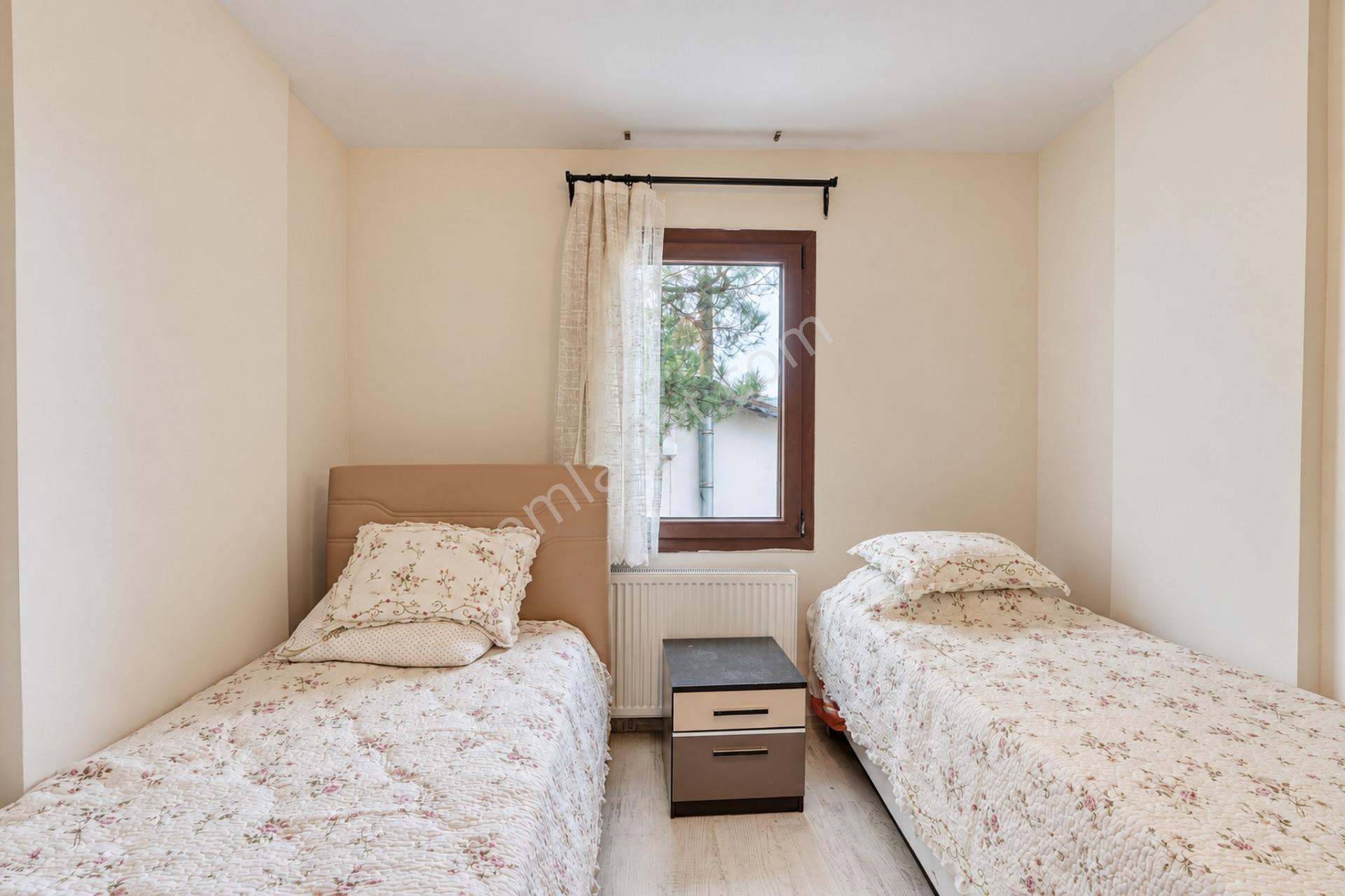 Kemalpaşa Tropikal Sitesinde Orman Manzaralı Villa — fotoğraf 11