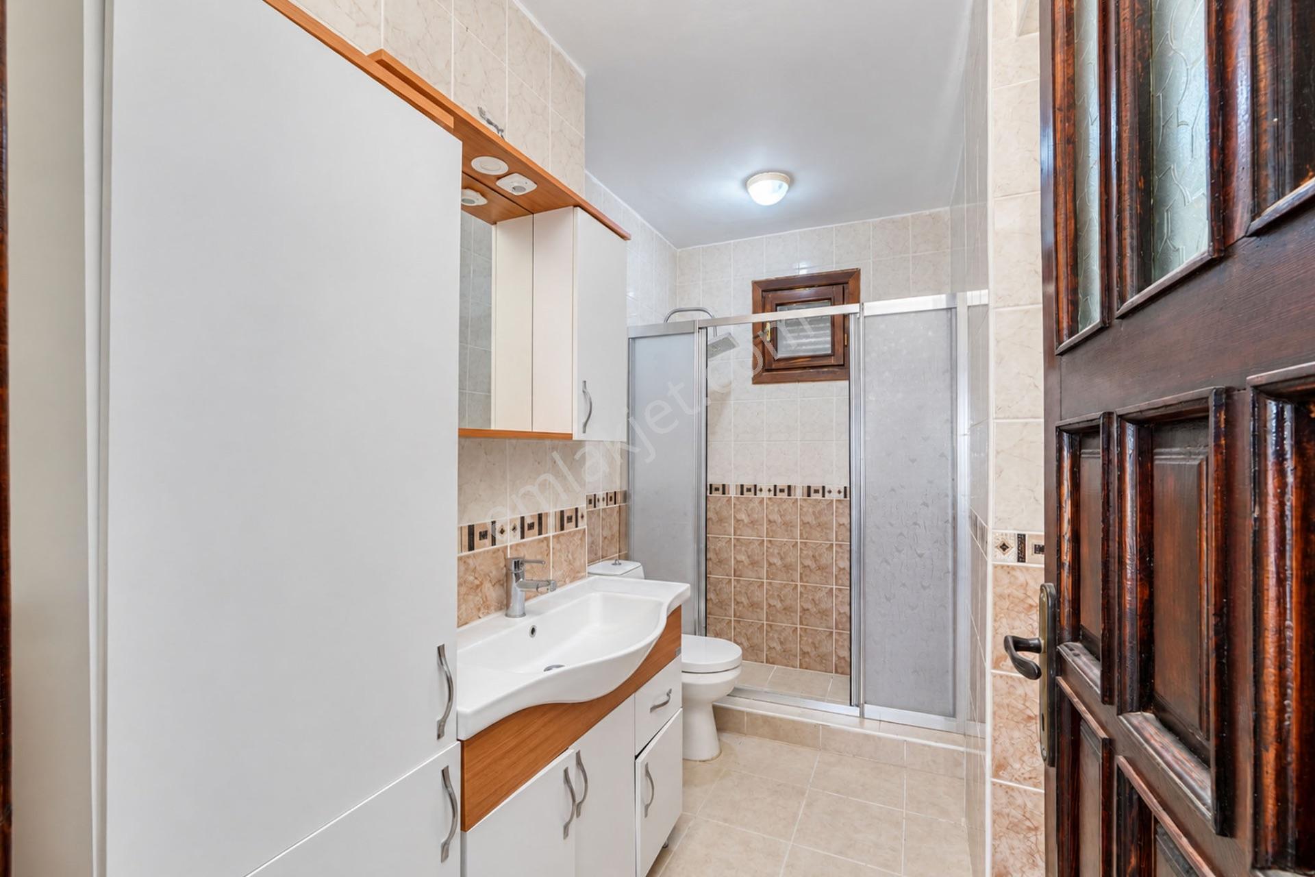 Kemalpaşa Tropikal Sitesinde Orman Manzaralı Villa — fotoğraf 15