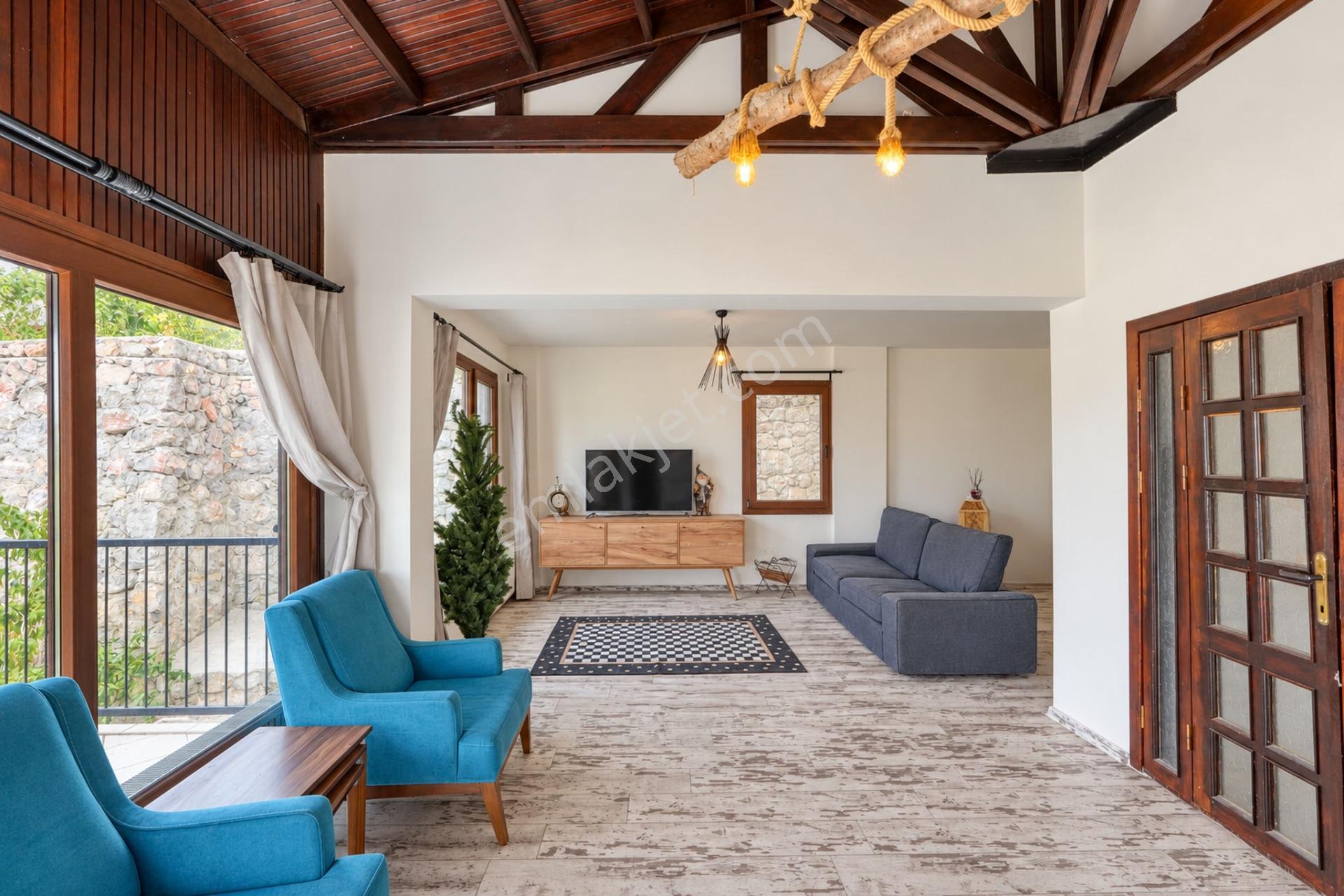 Kemalpaşa Tropikal Sitesinde Orman Manzaralı Villa — fotoğraf 25