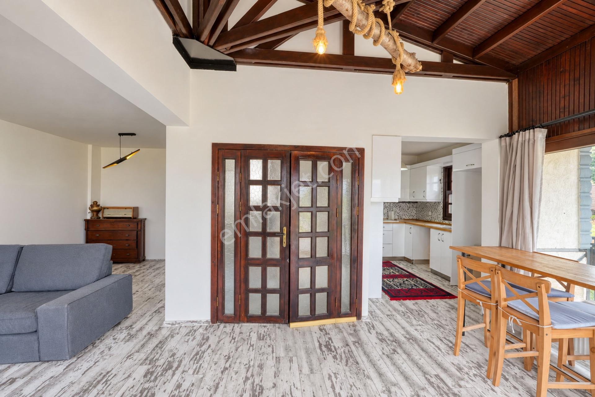Kemalpaşa Tropikal Sitesinde Orman Manzaralı Villa — fotoğraf 26
