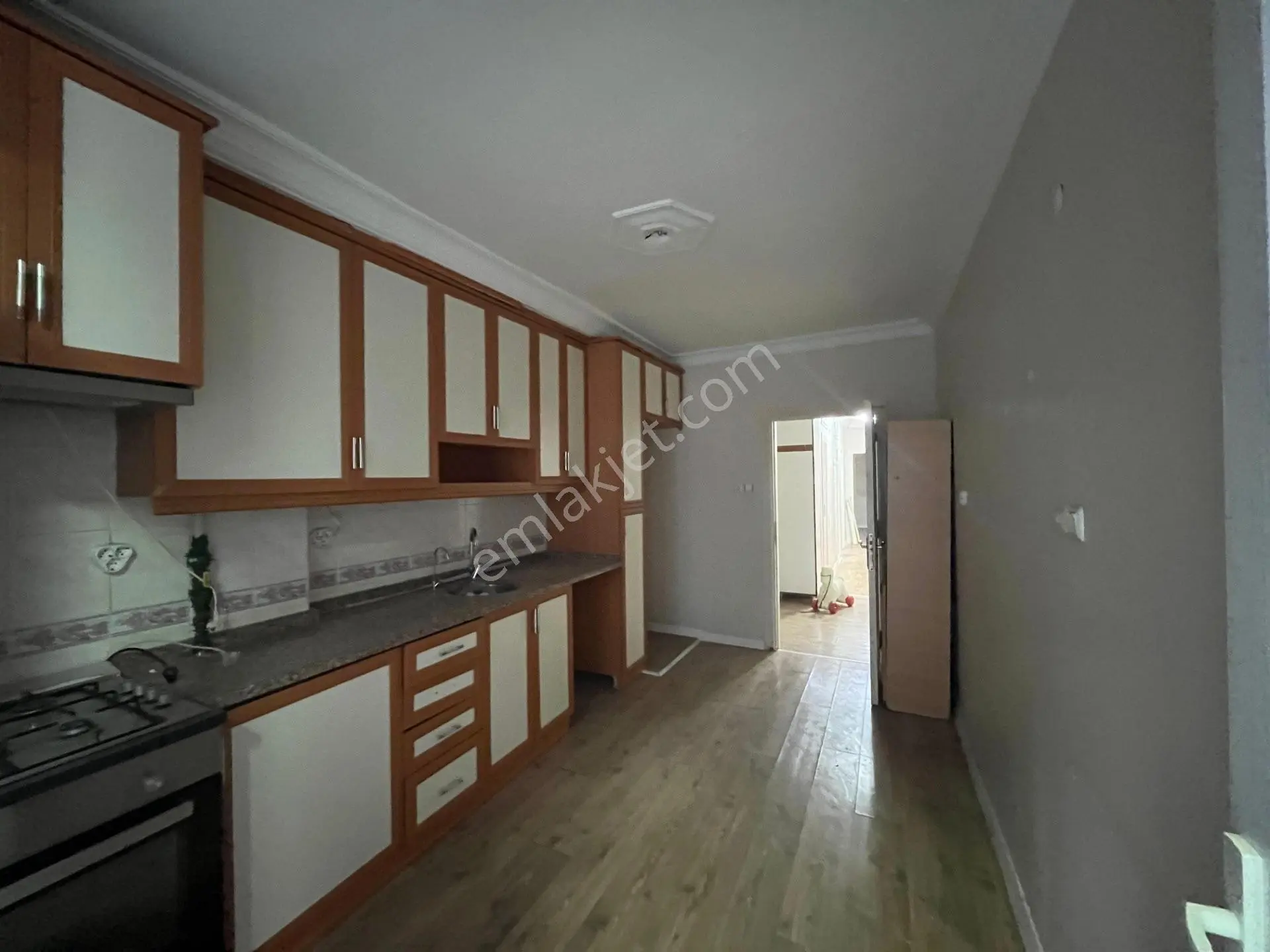 3+1 Güzelyalı 10-1katı Dgaz Kap.mutfak G.odası Geniş Kgb Cephe 185m2 Araç Takas...