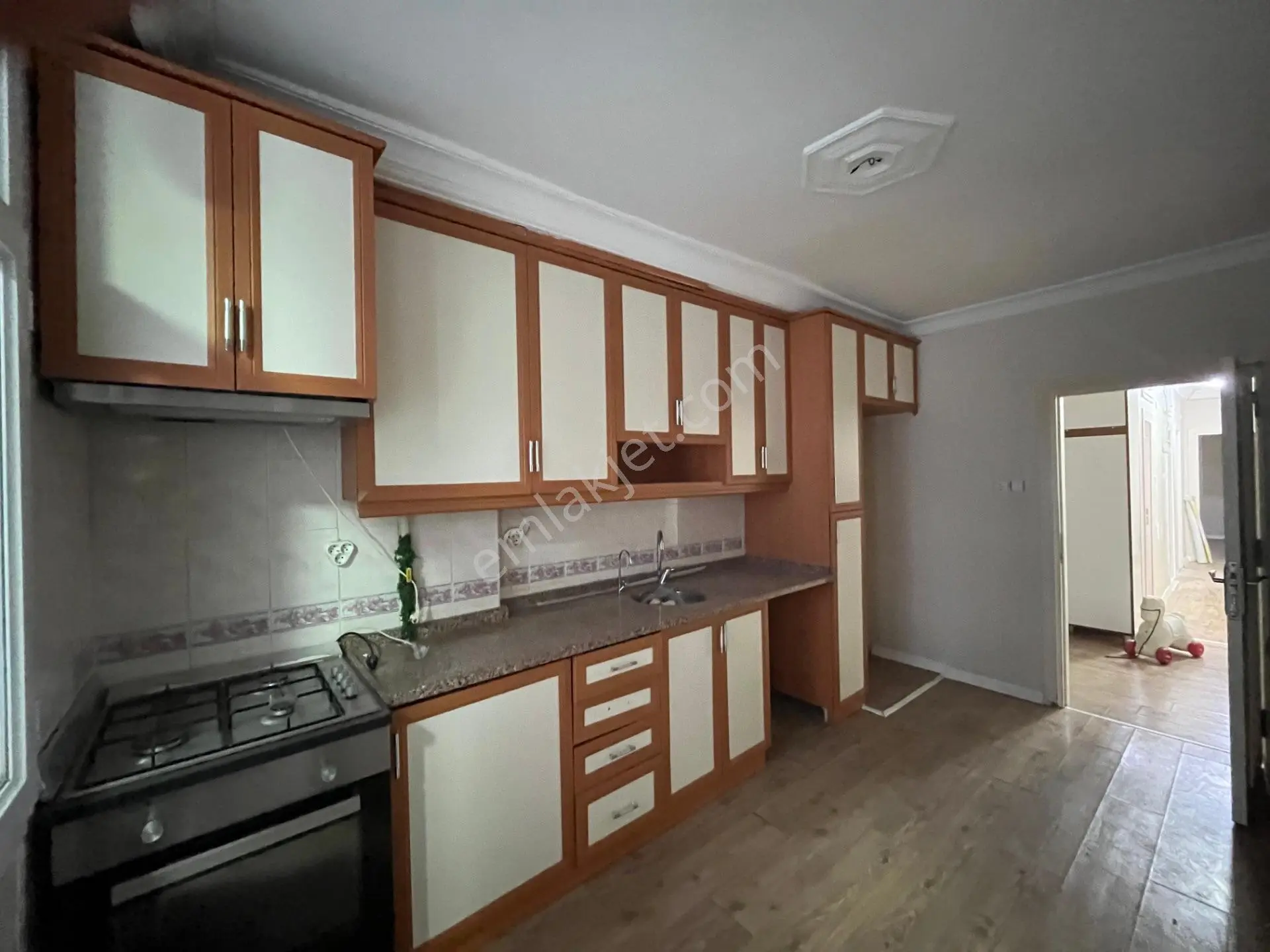 3+1 Güzelyalı 10-1katı Dgaz Kap.mutfak G.odası Geniş Kgb Cephe 185m2 Araç Takas Olur Hasarsız — fotoğraf 13