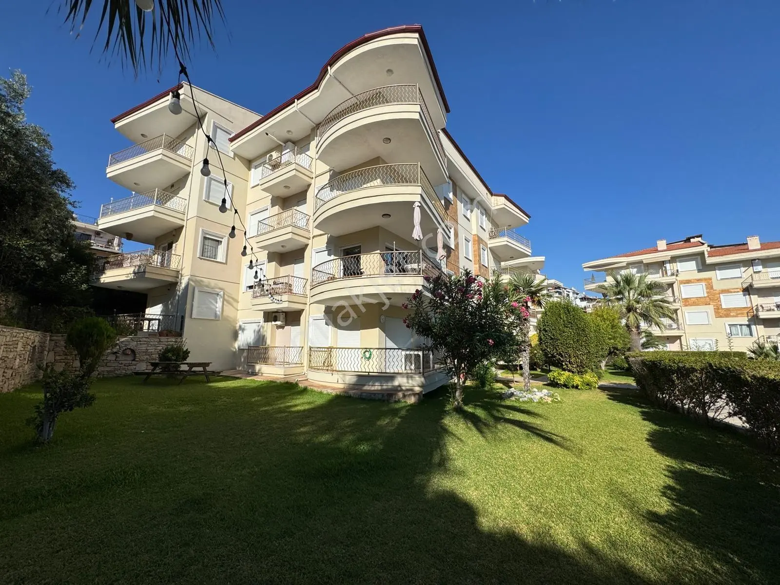 Kadınlar Denizi’nde Havuzlu Sitede 2+1 Satılık Daire — fotoğraf 26