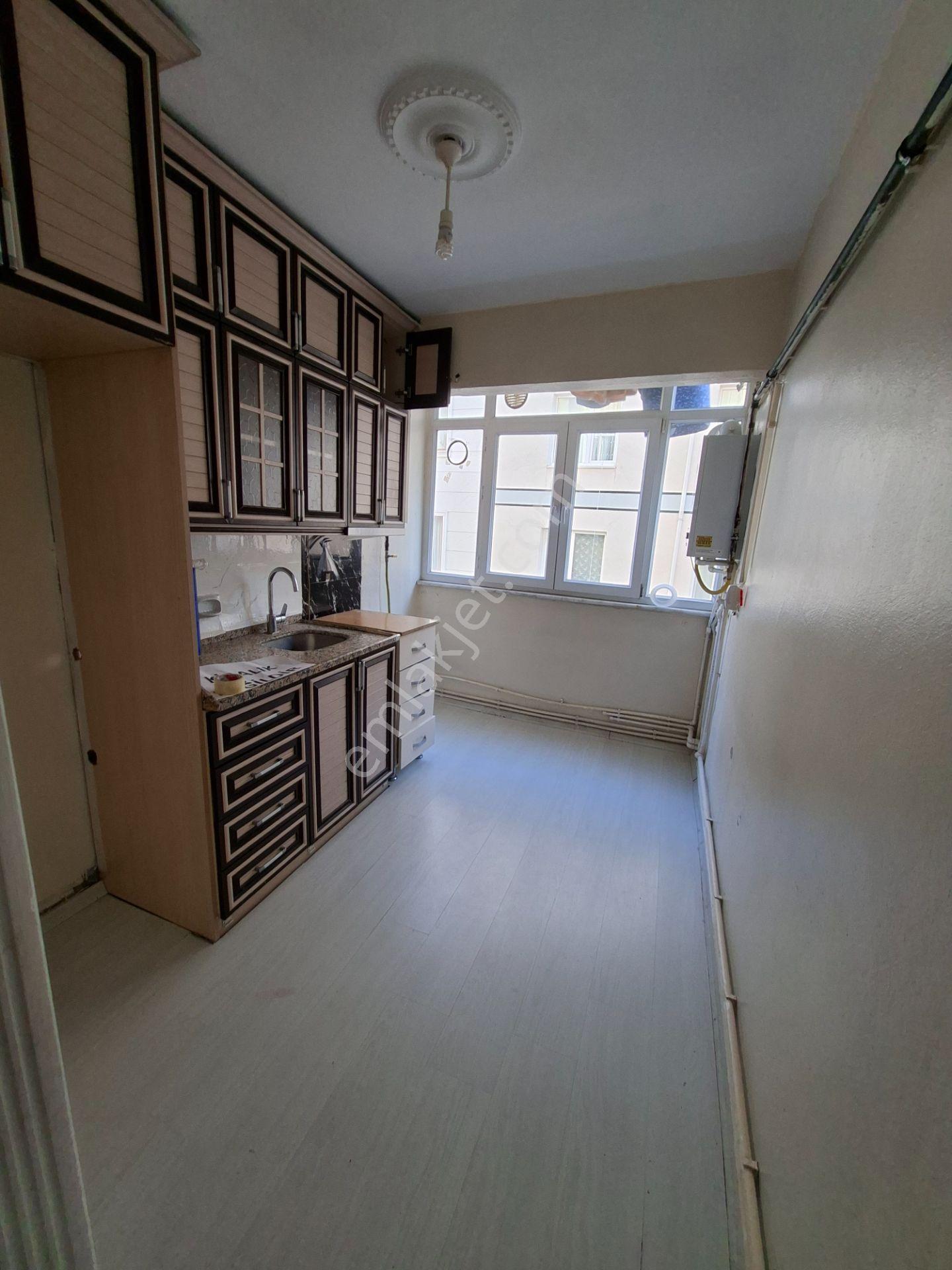 Bahcelievler Yenibosna Zafer Mahallesi Satılık Daire Metro Metröbüse 10dakka Mesafete 2kat — fotoğraf 12