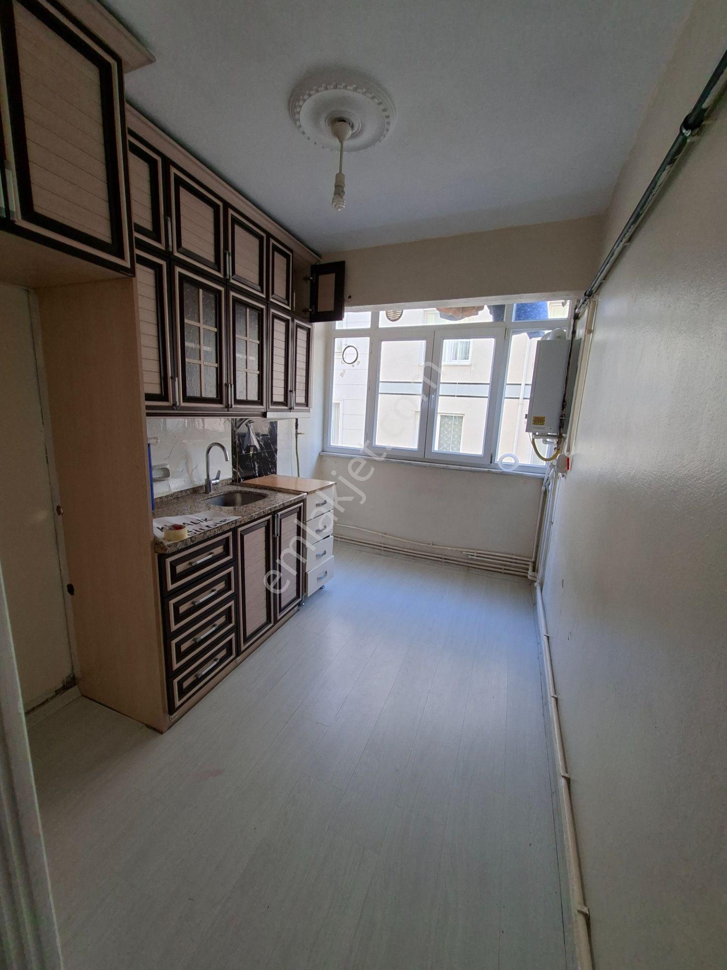 Bahcelievler Yenibosna Zafer Mahallesi Satılık Daire Metro Metröbüse 10dakka Mesafete 2kat — fotoğraf 14