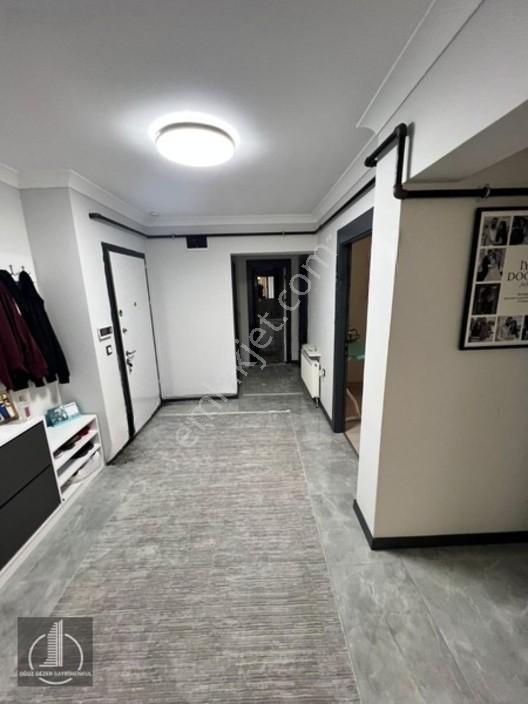 Oğuz Gezer'den Caddede Yeni Binada Satılık 3+1 Daire — fotoğraf 14