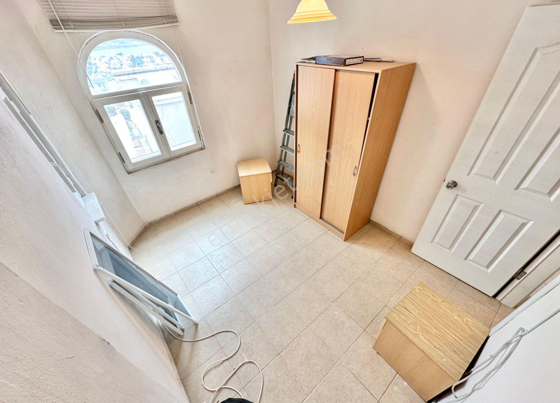 Ay Emlaktanpelitköy'de Deniz Manzaralı Muhteşem Konumlu Perguleli Verandalı Doğalgazlı 4+1 Villa — fotoğraf 18