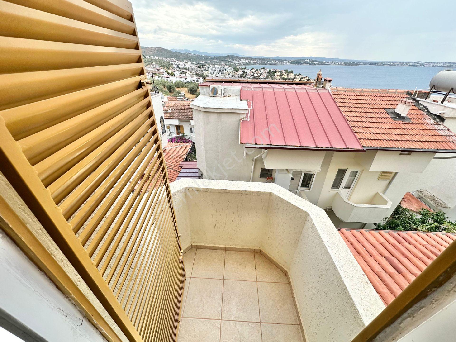 Ay Emlaktanpelitköy'de Deniz Manzaralı Muhteşem Konumlu Perguleli Verandalı Doğalgazlı 4+1 Villa — fotoğraf 19