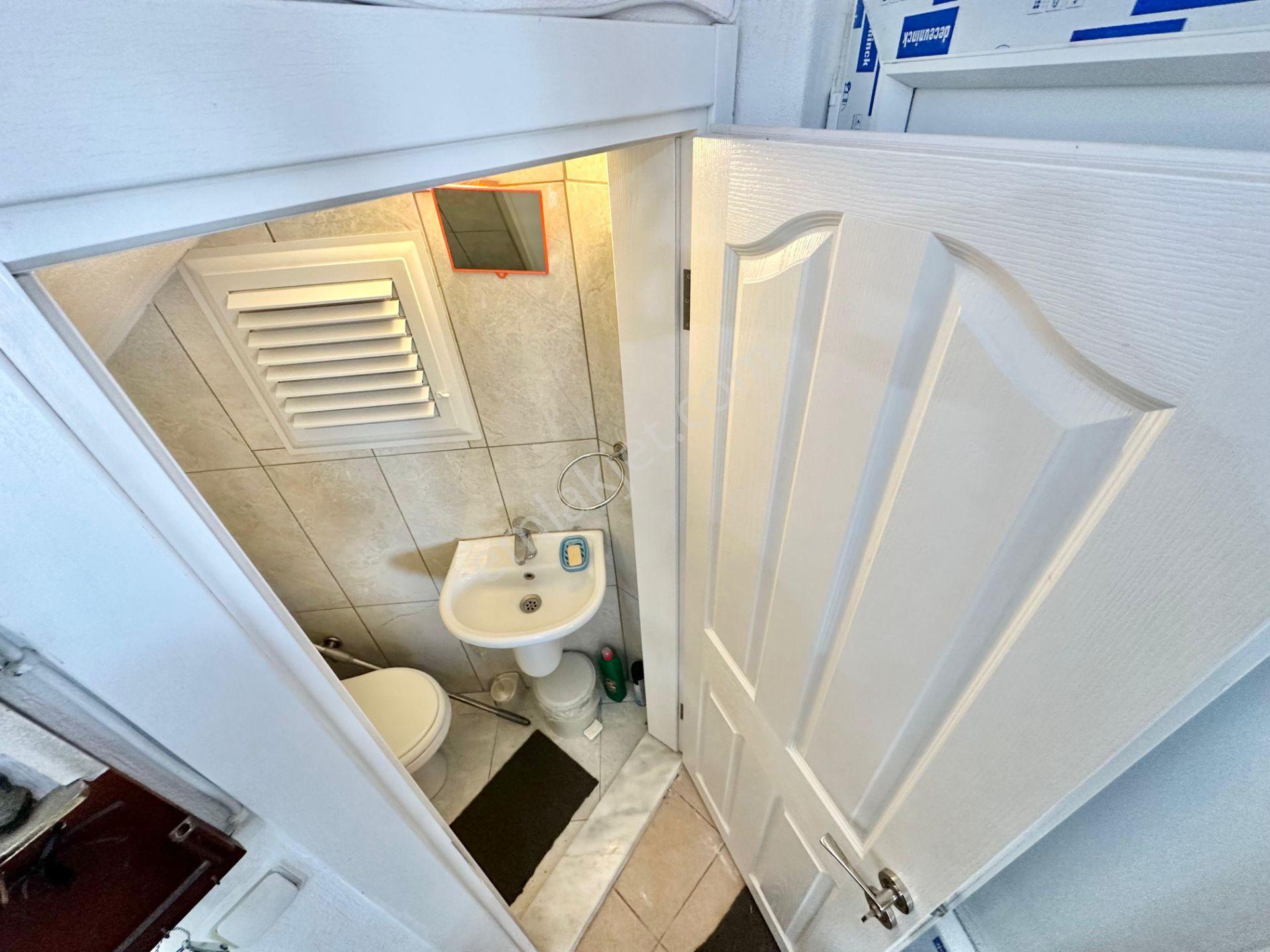 Ay Emlaktanpelitköy'de Deniz Manzaralı Muhteşem Konumlu Perguleli Verandalı Doğalgazlı 4+1 Villa — fotoğraf 23