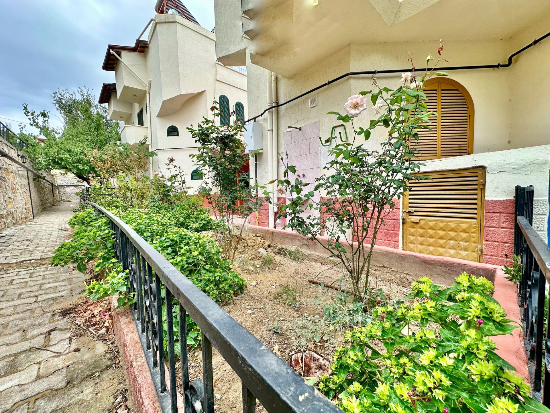 Ay Emlaktanpelitköy'de Deniz Manzaralı Muhteşem Konumlu Perguleli Verandalı Doğalgazlı 4+1 Villa — fotoğraf 29