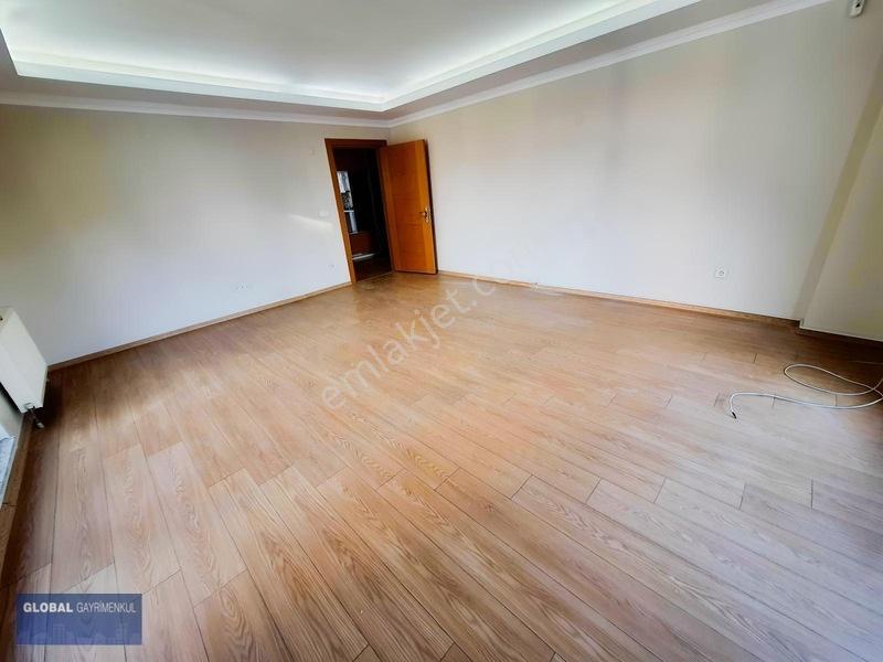 Global'den,marinaya Çok Yakın,etrafı Kapanmaz,115 M2,geniş Daire — fotoğraf 4