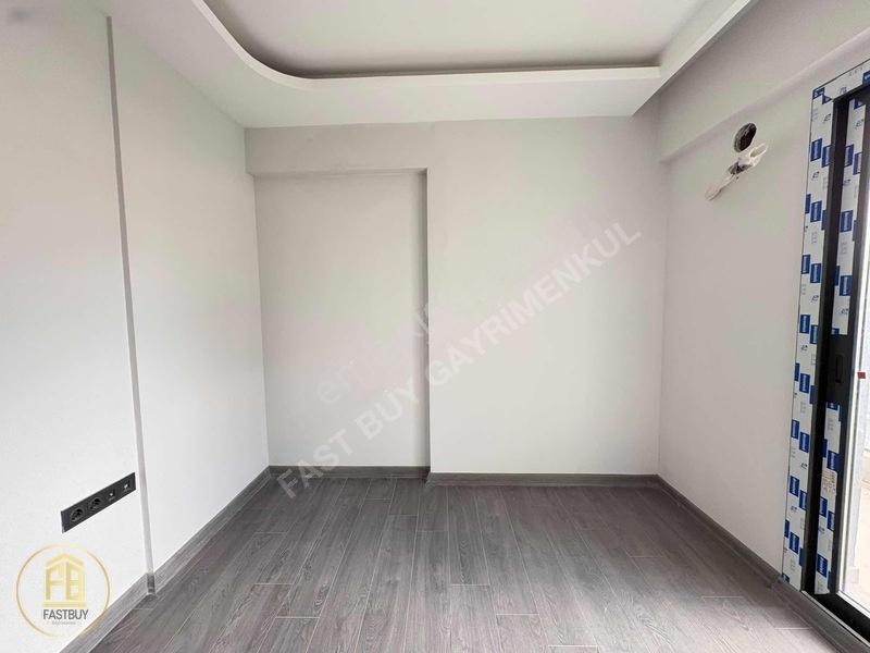 Bornova Ege Üni Yakını Büyük Balkonlu Köşe 1+1 Satılık Daire — fotoğraf 8