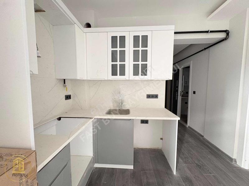Bornova Ege Üni Yakını Büyük Balkonlu Köşe 1+1 Satılık Daire — fotoğraf 10