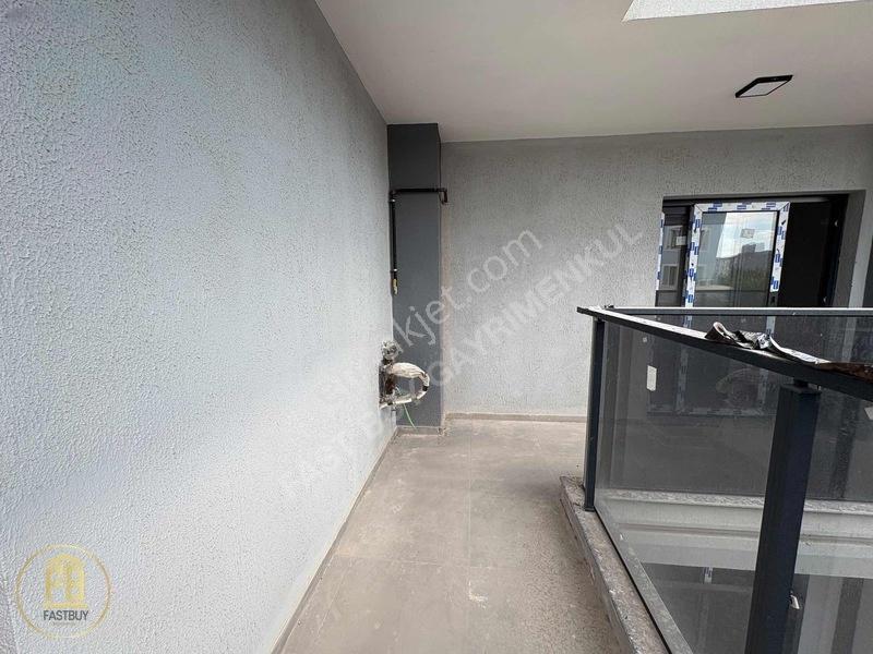 Bornova Ege Üni Yakını Büyük Balkonlu Köşe 1+1 Satılık Daire — fotoğraf 20