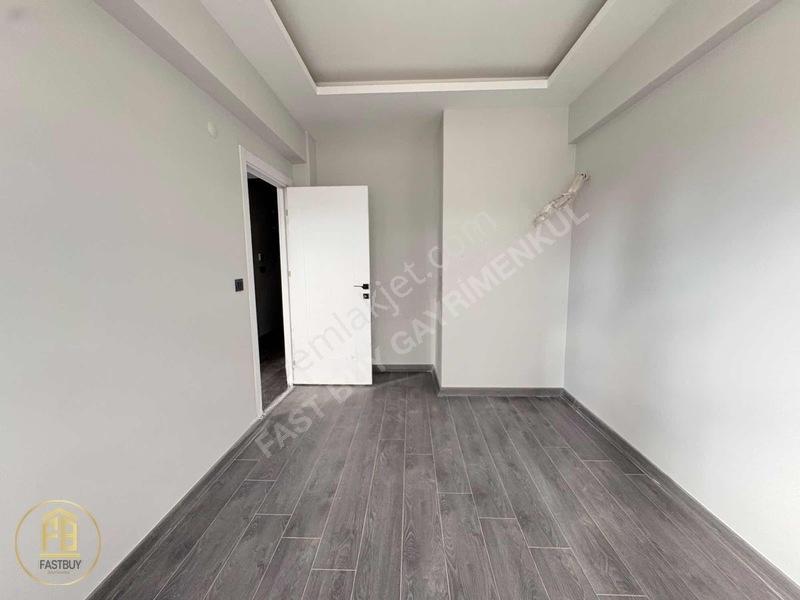Bornova Ege Üni Yakını Büyük Balkonlu Köşe 1+1 Satılık Daire — fotoğraf 25