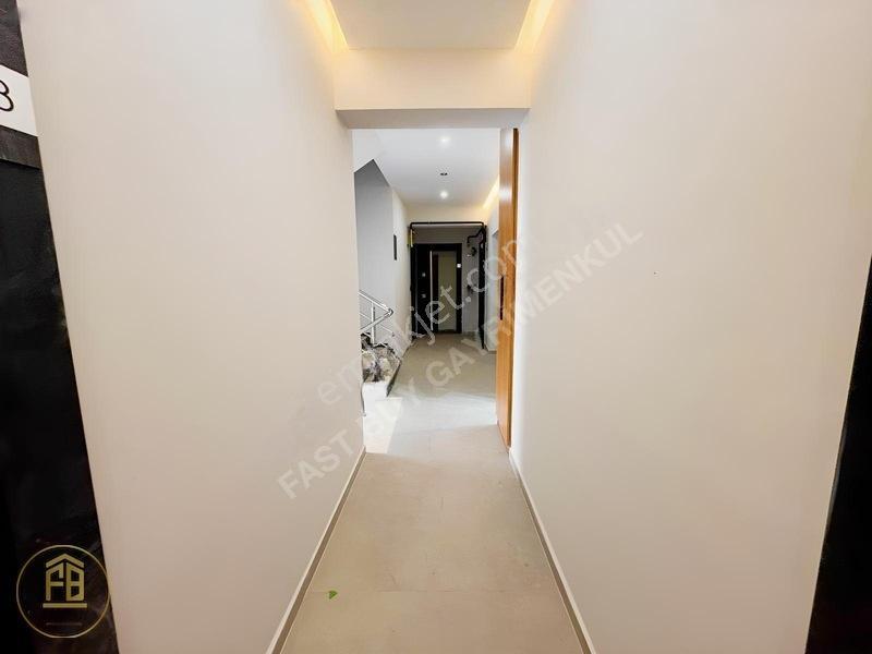 Bornova Ege Üni Yakını Büyük Balkonlu Köşe 1+1 Satılık Daire — fotoğraf 32