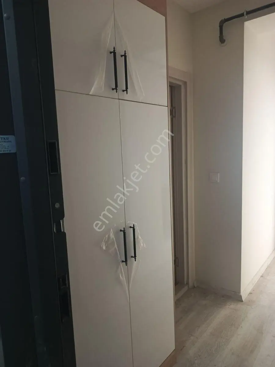 Seyrekte En İyi Konum: Üniversite Karşısı Kiralık Daire — fotoğraf 2