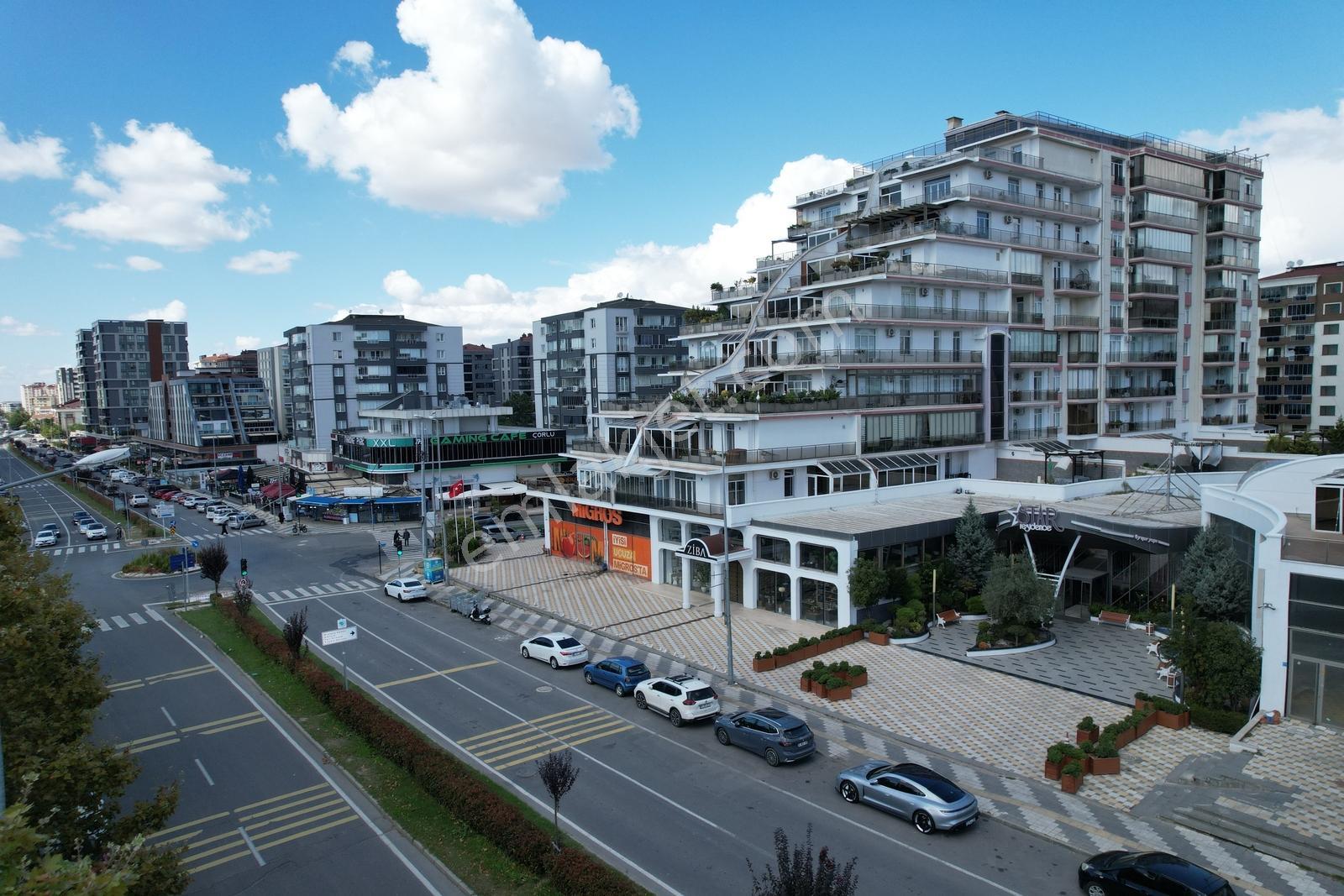 İki Blok'lu Lüx Havuzlu Site İçerisinde Satılık 2+1 Daire