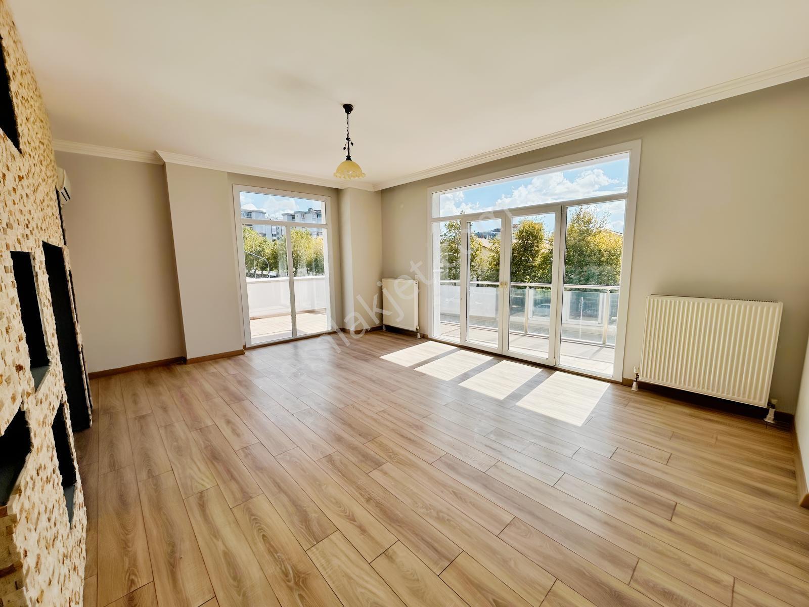 İki Blok'lu Lüx Havuzlu Site İçerisinde Satılık 2+1 Daire — fotoğraf 7