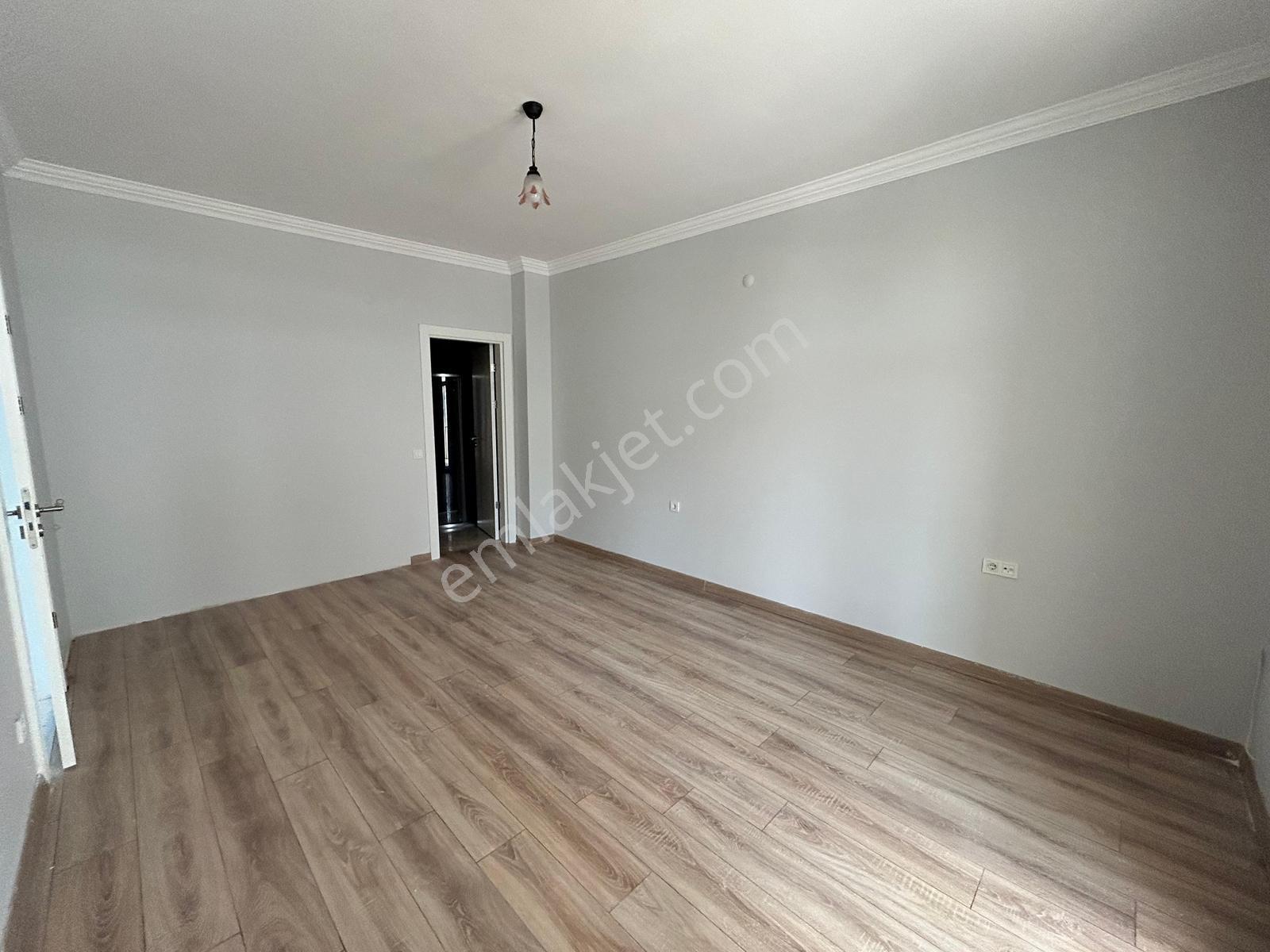 İki Blok'lu Lüx Havuzlu Site İçerisinde Satılık 2+1 Daire — fotoğraf 13