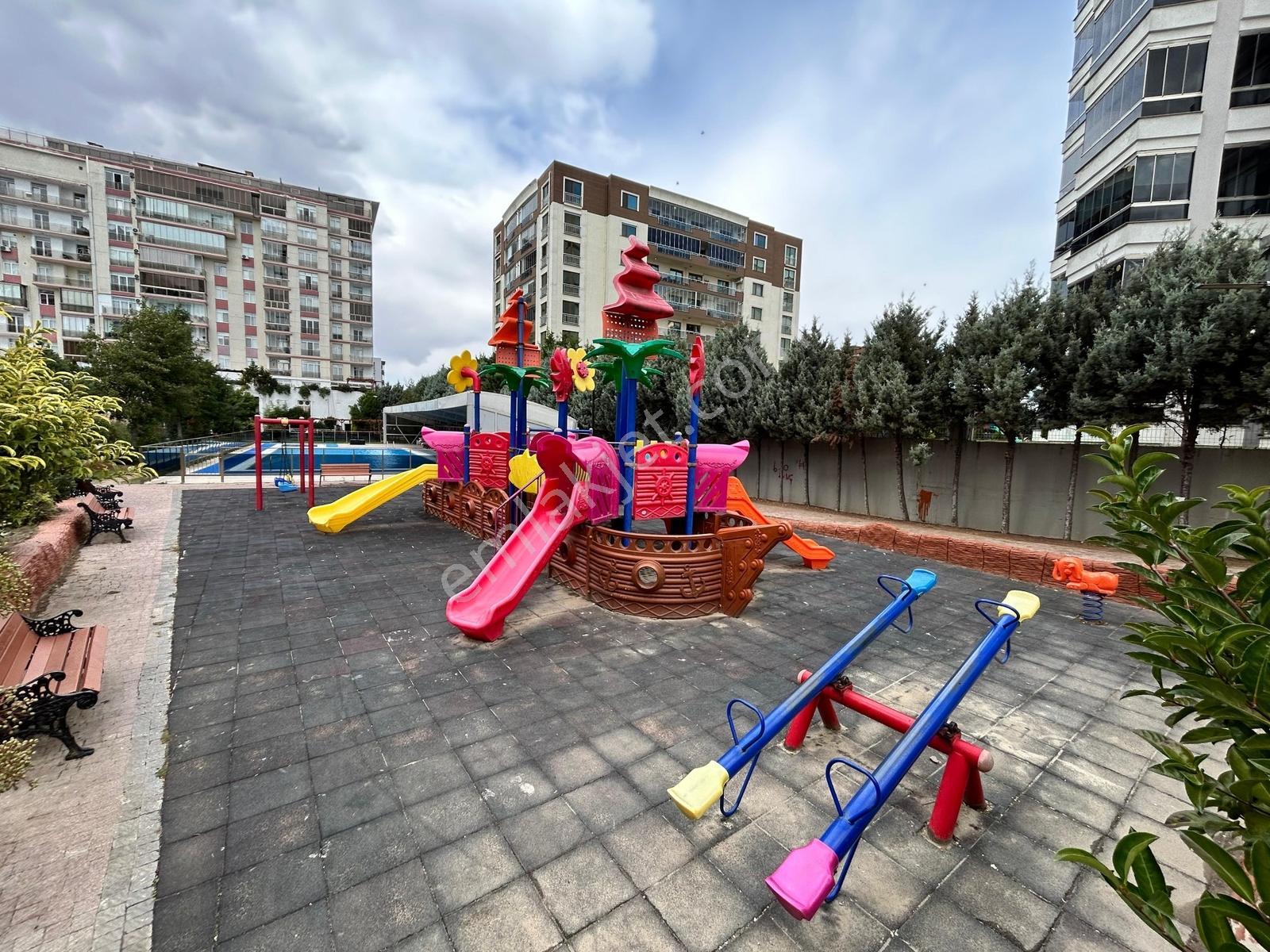 İki Blok'lu Lüx Havuzlu Site İçerisinde Satılık 2+1 Daire — fotoğraf 38