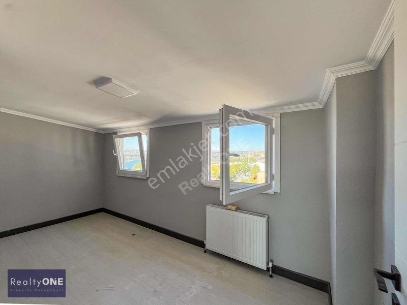 R-one Beyoğlu Eşsiz Haliç Manzaralı 3+2 Dubleks Satılık Daire — fotoğraf 9