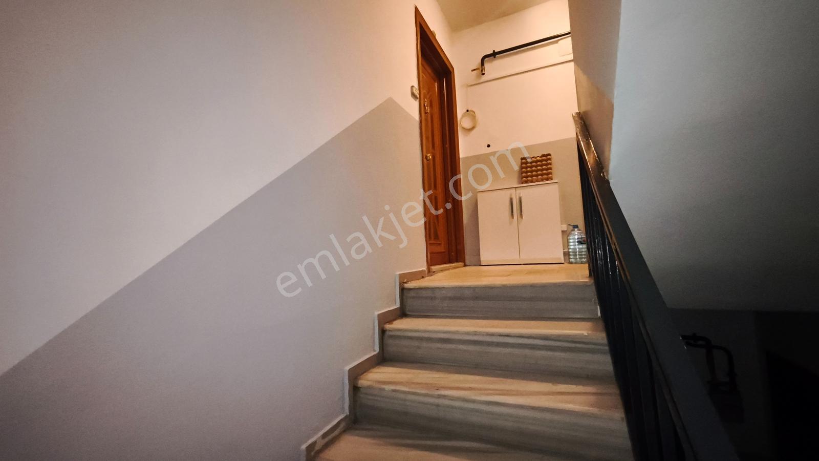 Kaya Emlak-şarköy İstiklal'de Merkezi Konumda 2+1 Satılık Daire — fotoğraf 3