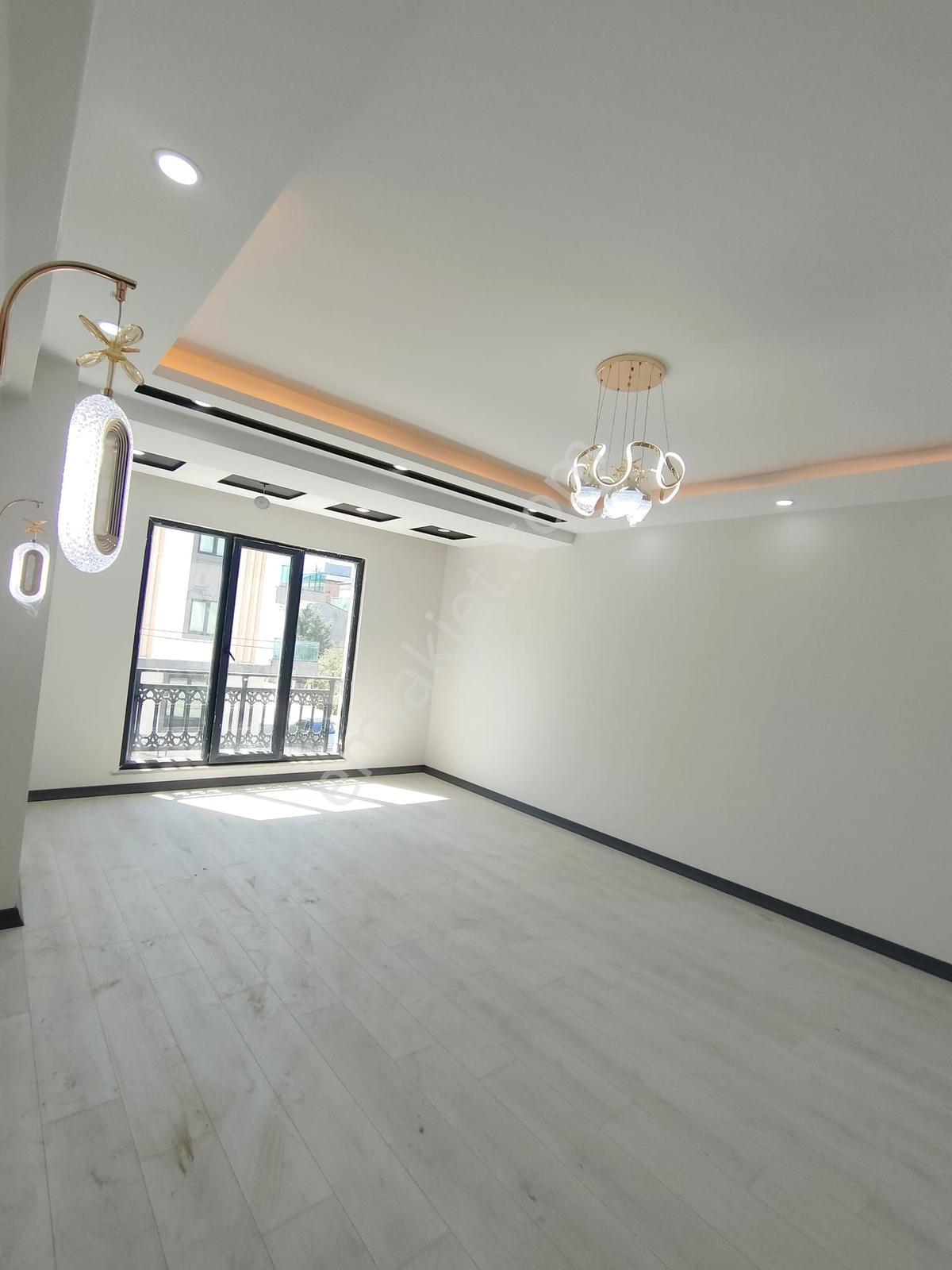 Famili'den Acil Satılık! Yunus Emre'de Net 92m2 Ara Kat Daire — fotoğraf 9