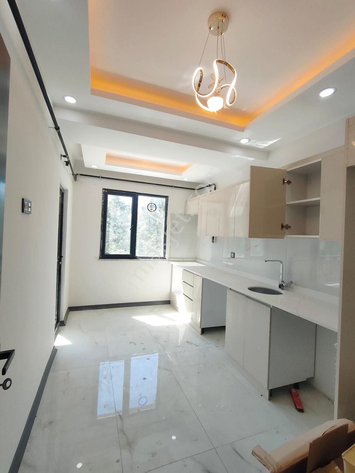 Famili'den Acil Satılık! Yunus Emre'de Net 92m2 Ara Kat Daire — fotoğraf 11