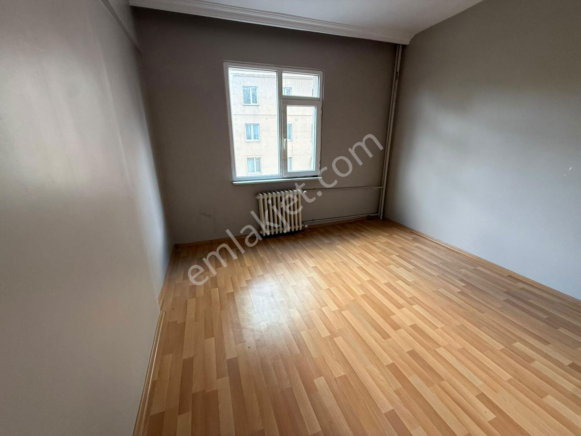 Kadıköy 19 Mayıs’ta Boş 3+1 | Balkonlu, Doğalgaz Kombili, Krediye Uygun — fotoğraf 2