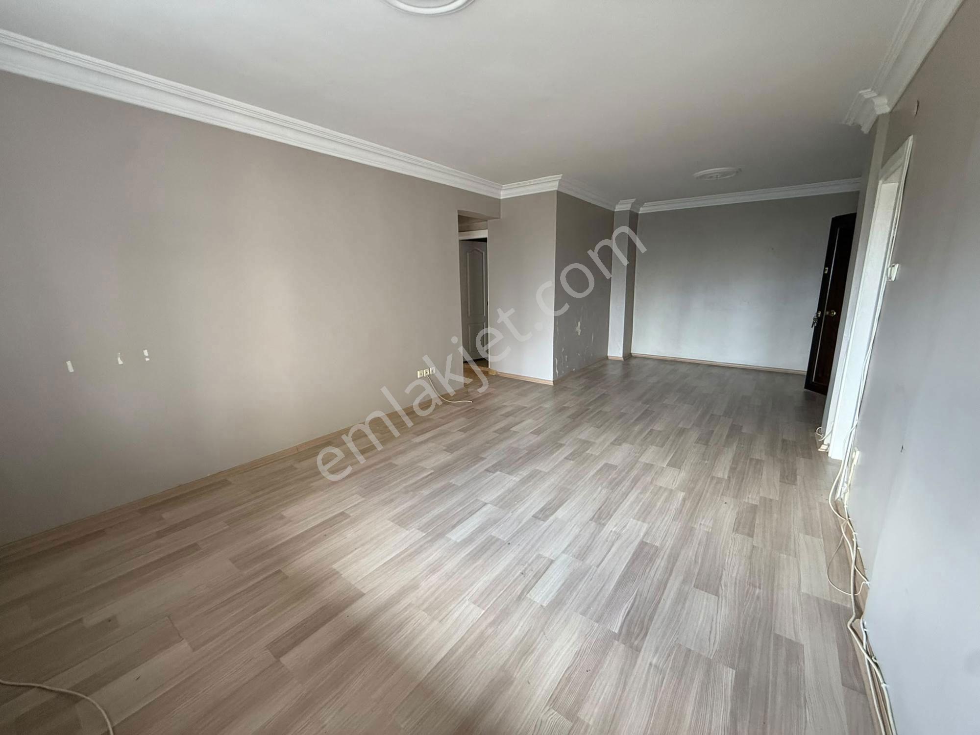 Kadıköy 19 Mayıs’ta Boş 3+1 | Balkonlu, Doğalgaz Kombili, Krediye Uygun — fotoğraf 5