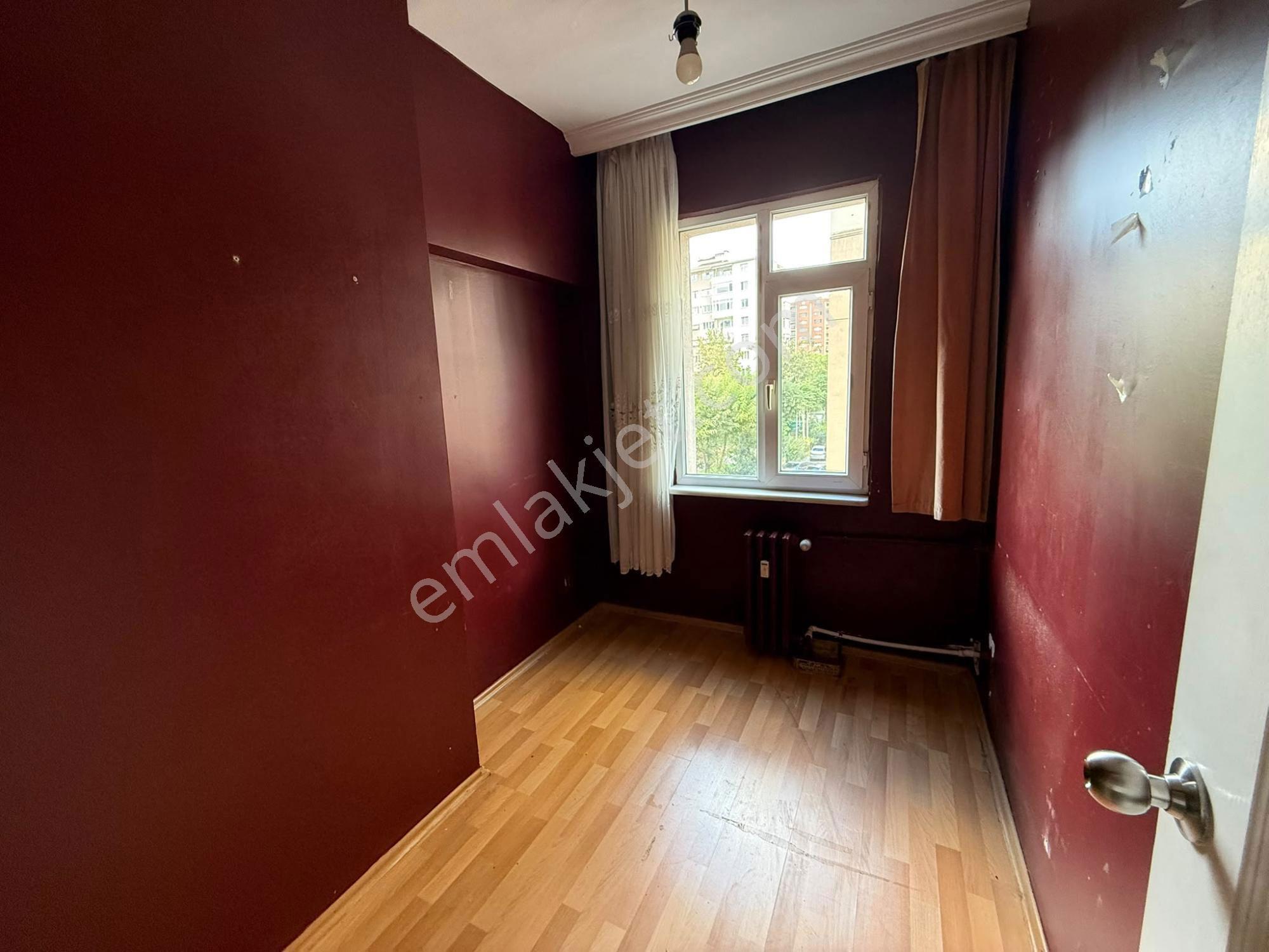 Kadıköy 19 Mayıs’ta Boş 3+1 | Balkonlu, Doğalgaz Kombili, Krediye Uygun — fotoğraf 14