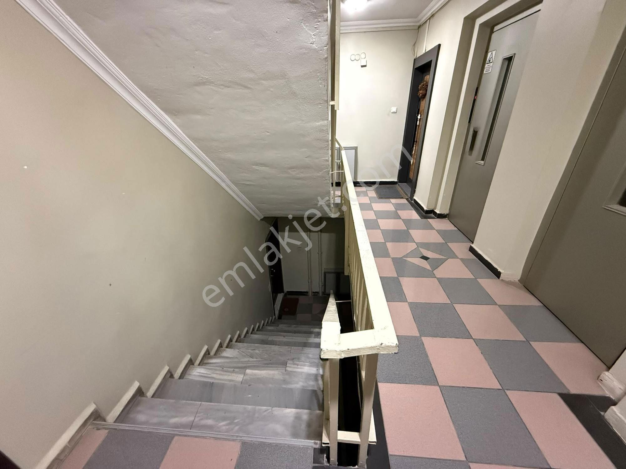 Kadıköy 19 Mayıs’ta Boş 3+1 | Balkonlu, Doğalgaz Kombili, Krediye Uygun — fotoğraf 21