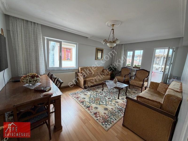Sarıgazi Tam Merkezde 4.kat 130m2 Kombili İskanlı 3+1 Lüks Daire — fotoğraf 2
