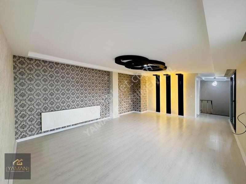 Hürriyet Mahallesi Cuma Pazarı Karşısı 260M² 3+1 Satılık Dubleks