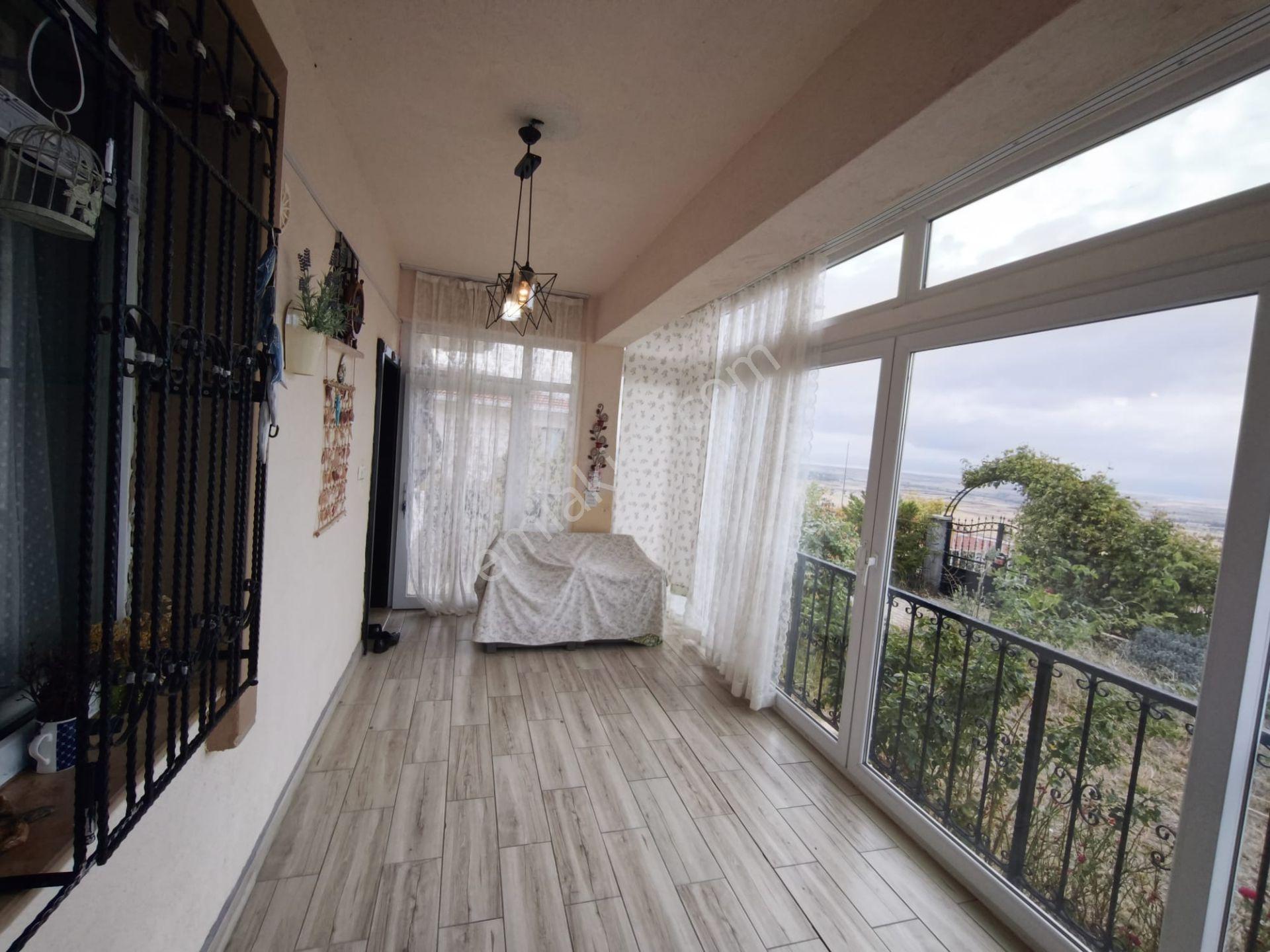 Hüyük İmrenler Mahallesinde Satılık Göl Ve Doğa Manzaralı Villa — fotoğraf 3