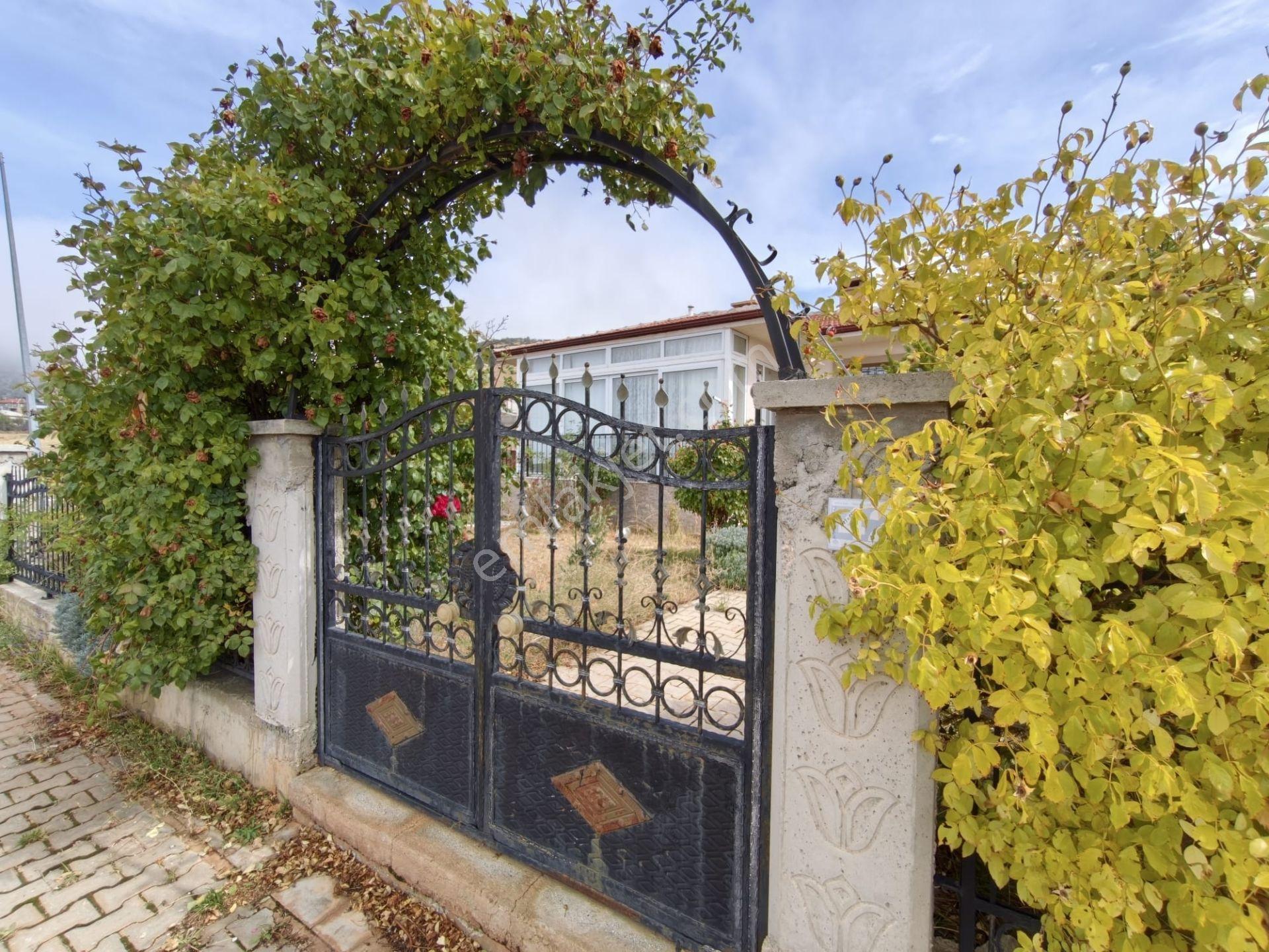 Hüyük İmrenler Mahallesinde Satılık Göl Ve Doğa Manzaralı Villa — fotoğraf 4