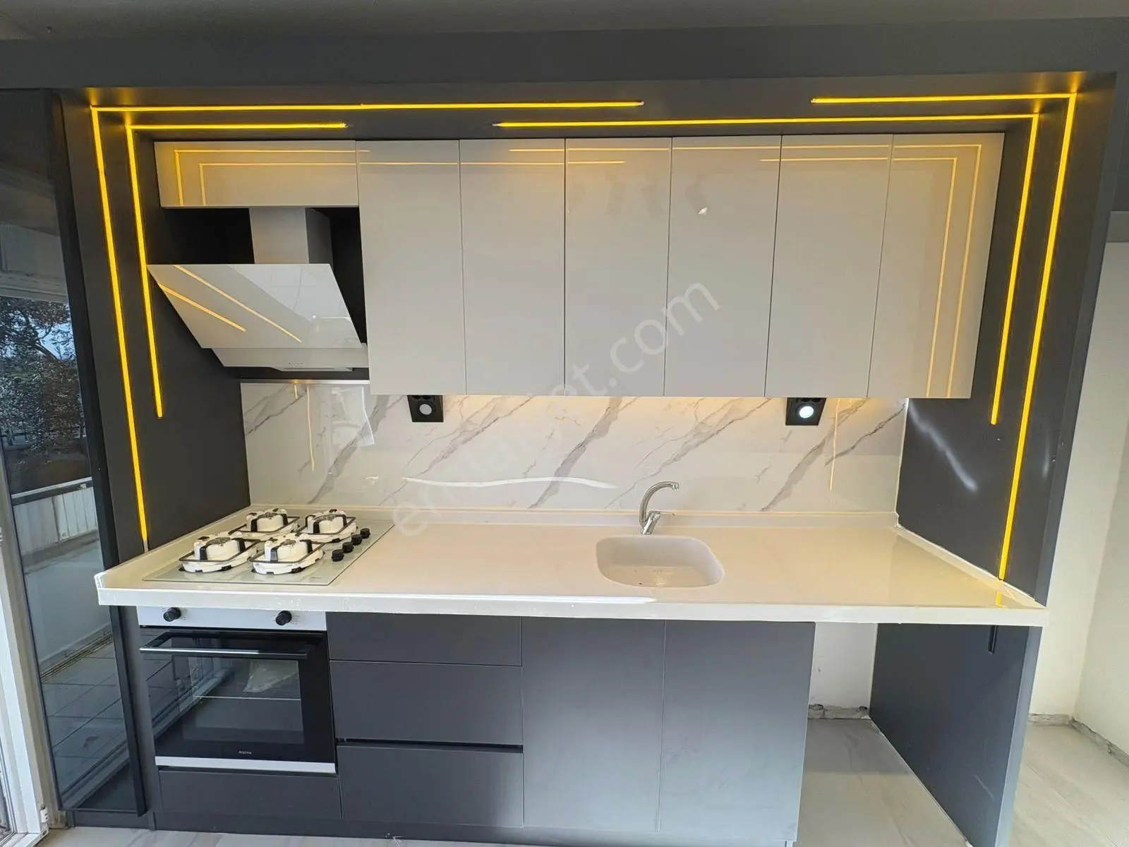 ▶ Güç Gayrimenkul'den Akçay'da Denize Yakın Müstakil Tadında Çok Şık 2+1 Daire — fotoğraf 11