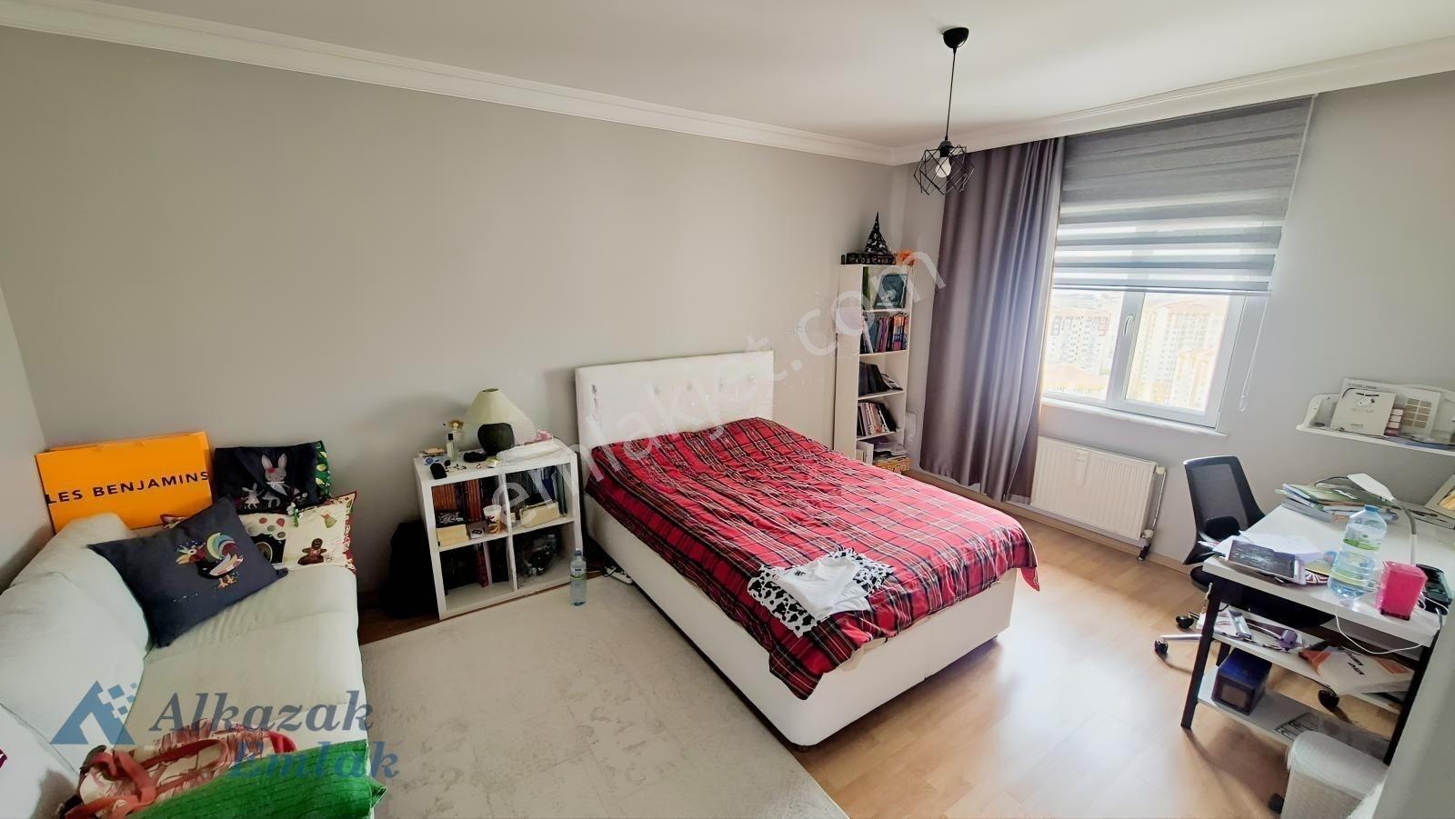 Toki Turkuazda Ck Tipi Ebeveyn Banyolu Satılık 4+1 Daire — fotoğraf 9