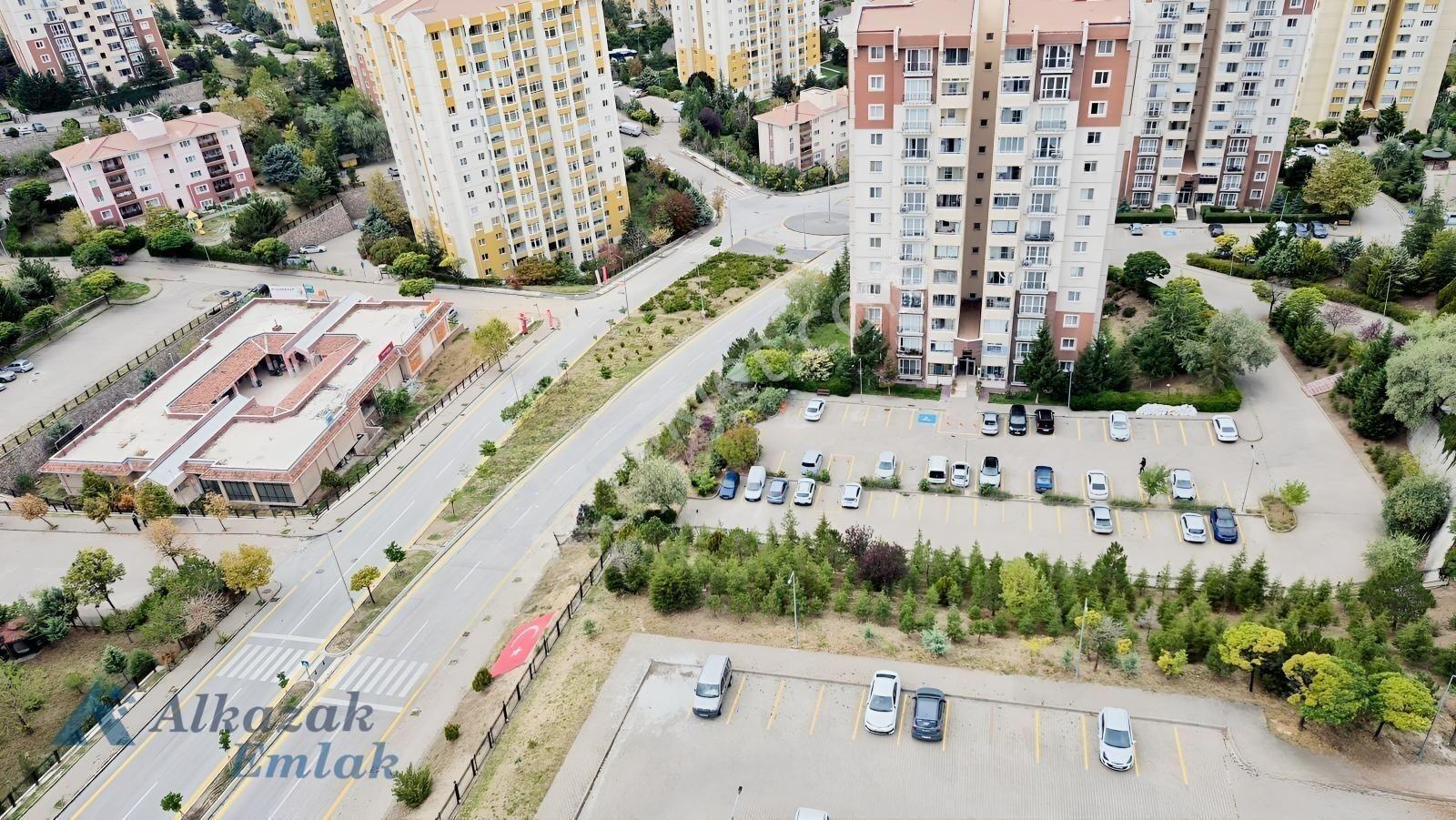 Toki Turkuazda Ck Tipi Ebeveyn Banyolu Satılık 4+1 Daire — fotoğraf 32
