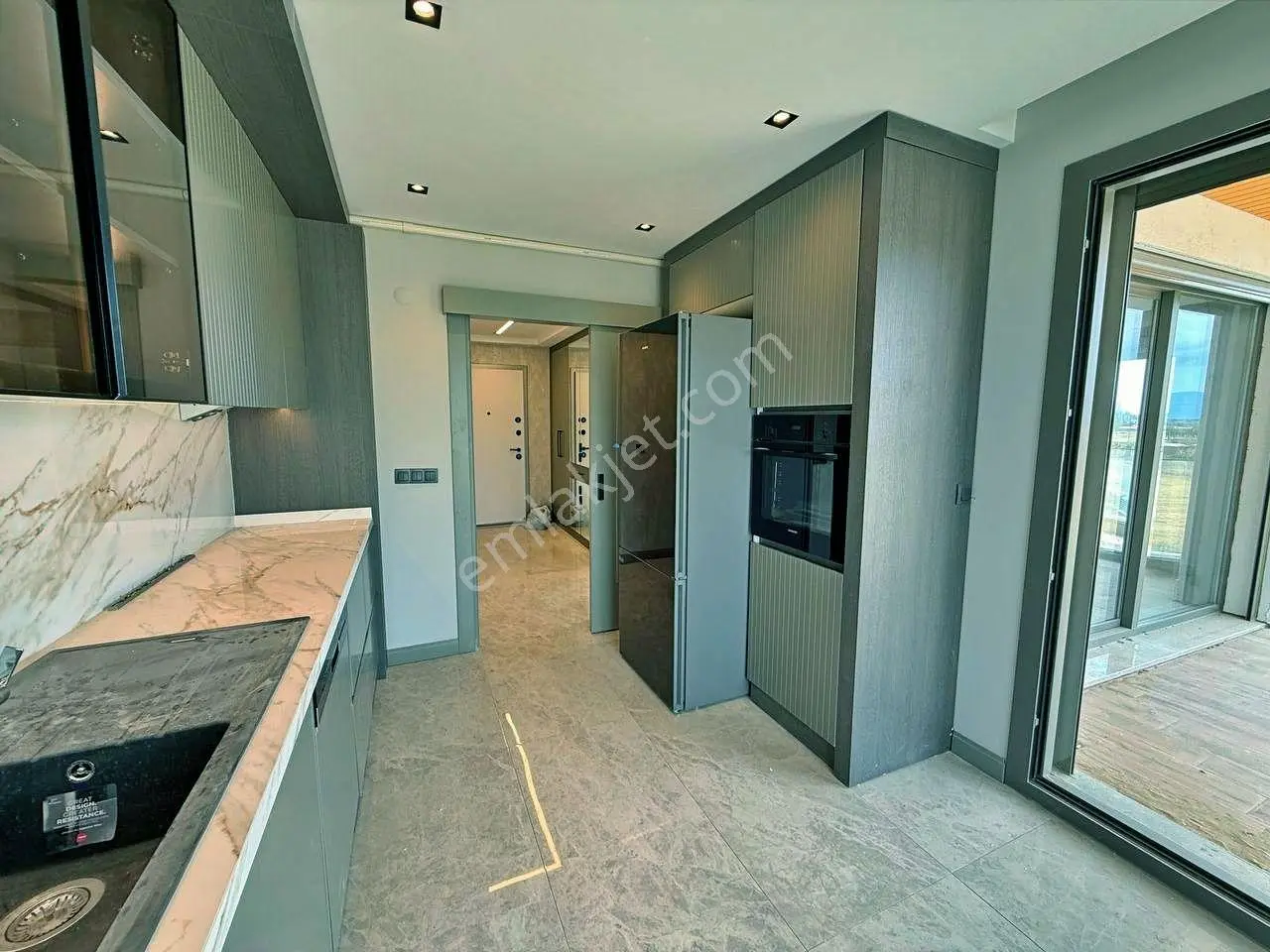 Uytundan Burhaniye Ören'de Ultralüks Sitede 3+1 Satılık Daire — fotoğraf 4