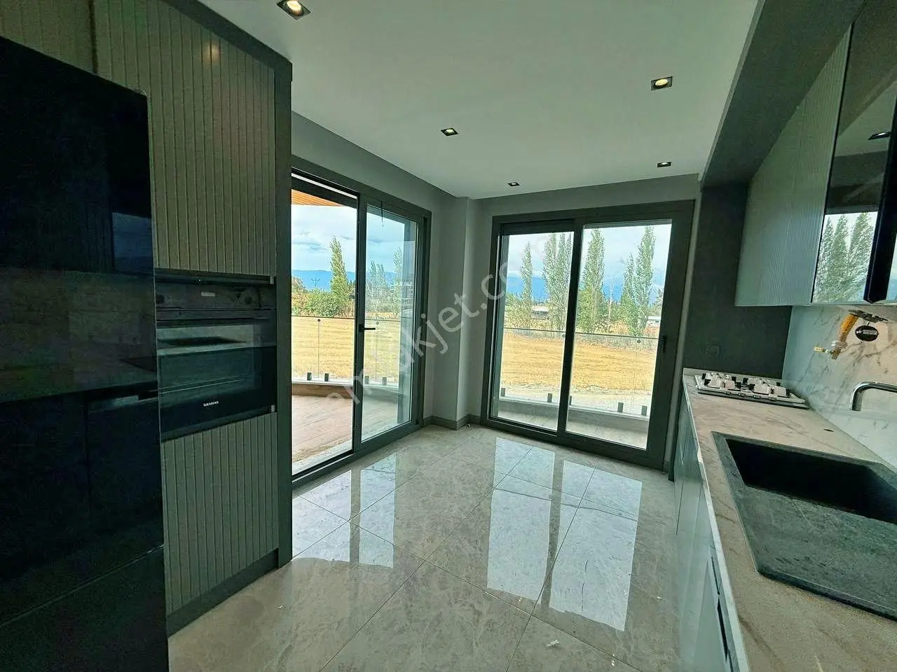 Uytundan Burhaniye Ören'de Ultralüks Sitede 3+1 Satılık Daire — fotoğraf 21