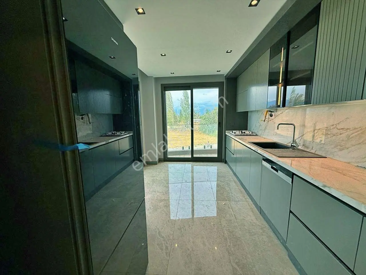 Uytundan Burhaniye Ören'de Ultralüks Sitede 3+1 Satılık Daire — fotoğraf 26