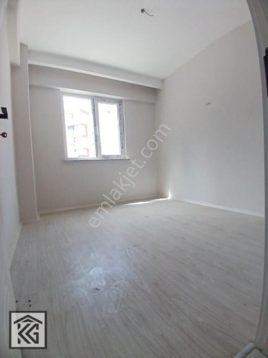 Akabe Mahallesi Tramvay Durağı Yanı Satılık 4+1 Daire — fotoğraf 5