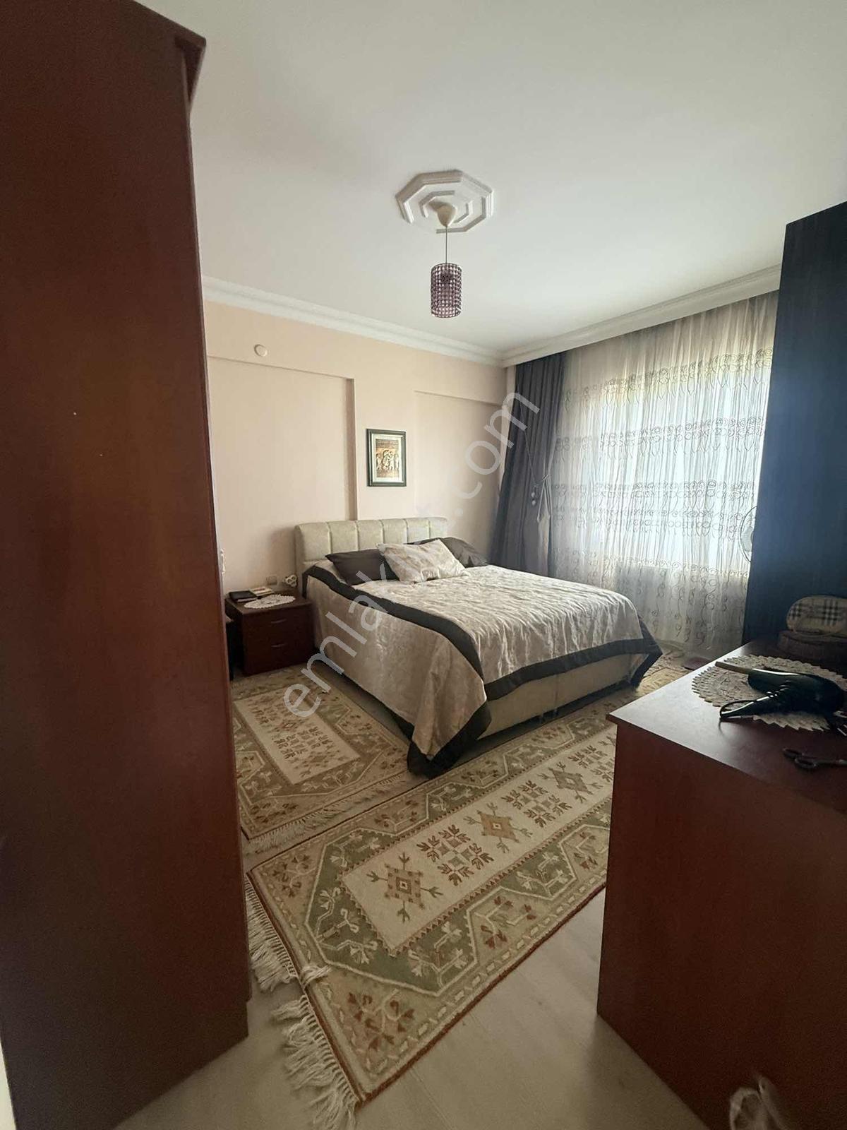 Doğalgazlı Caddeye Yakın 3 + 1 Ayrı Mutfaklı Ara Kat Daire — fotoğraf 9