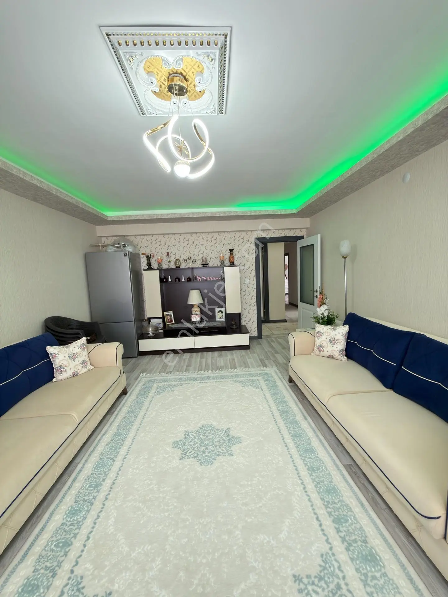 Güler Emlak 'dan Feridunçelik Mah. 3+1 Merkezi Konum Full Yapılı Satılık Daire — fotoğraf 6