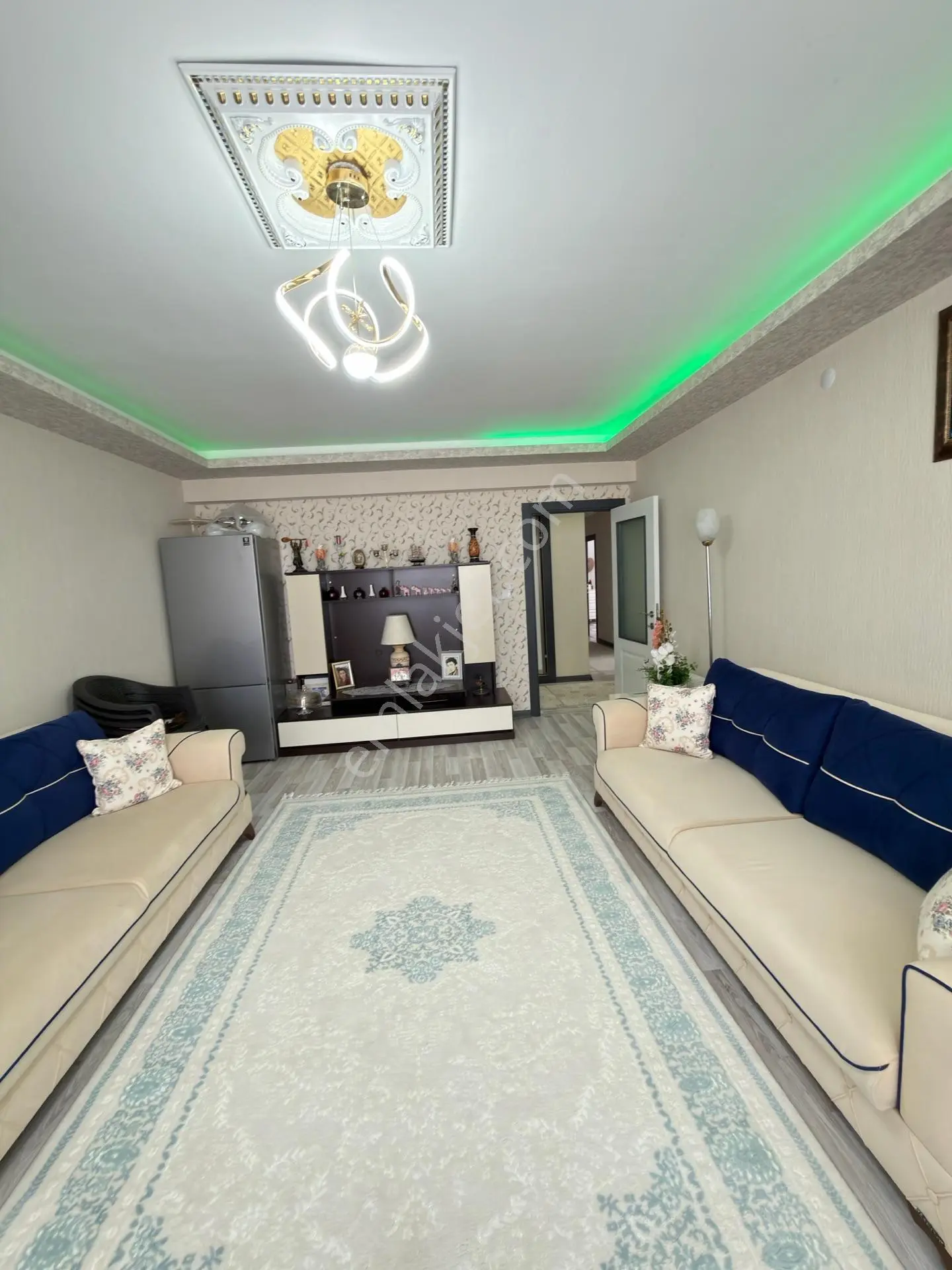 Güler Emlak 'dan Feridunçelik Mah. 3+1 Merkezi Konum Full Yapılı Satılık Daire — fotoğraf 7